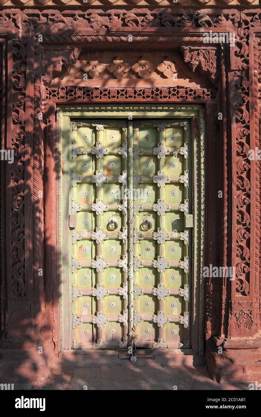 Old indian door hi-res stock photography and images - Alamy