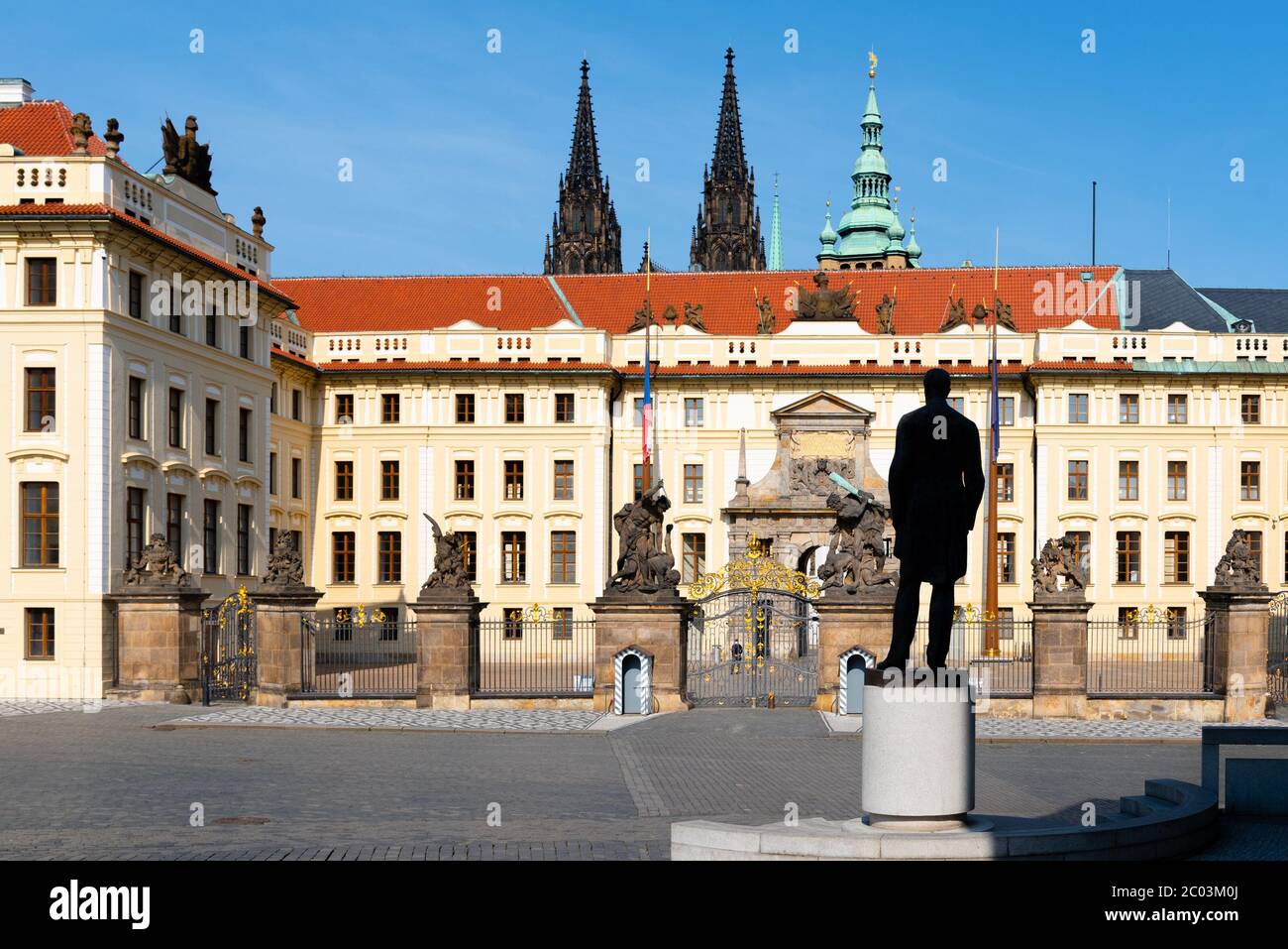 Hradcany square with entrance gate to Prague Castle and statue of Tomas Garrigue Masaryk - the first President of Czechoslovakia, Praha, Czech Republic. Stock Photo