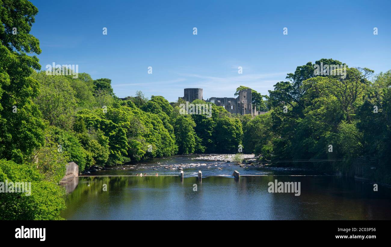 Barnard Castle on the shores of the River Tees in Teesdale, Co. Durham, UK. Stock Photo