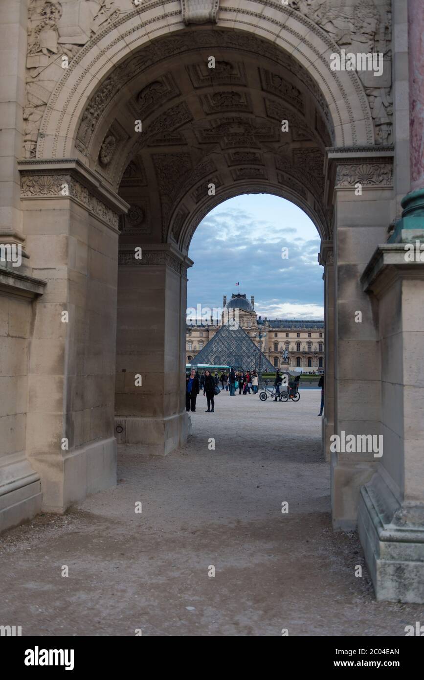 Archway at the louvre hi-res stock photography and images - Alamy