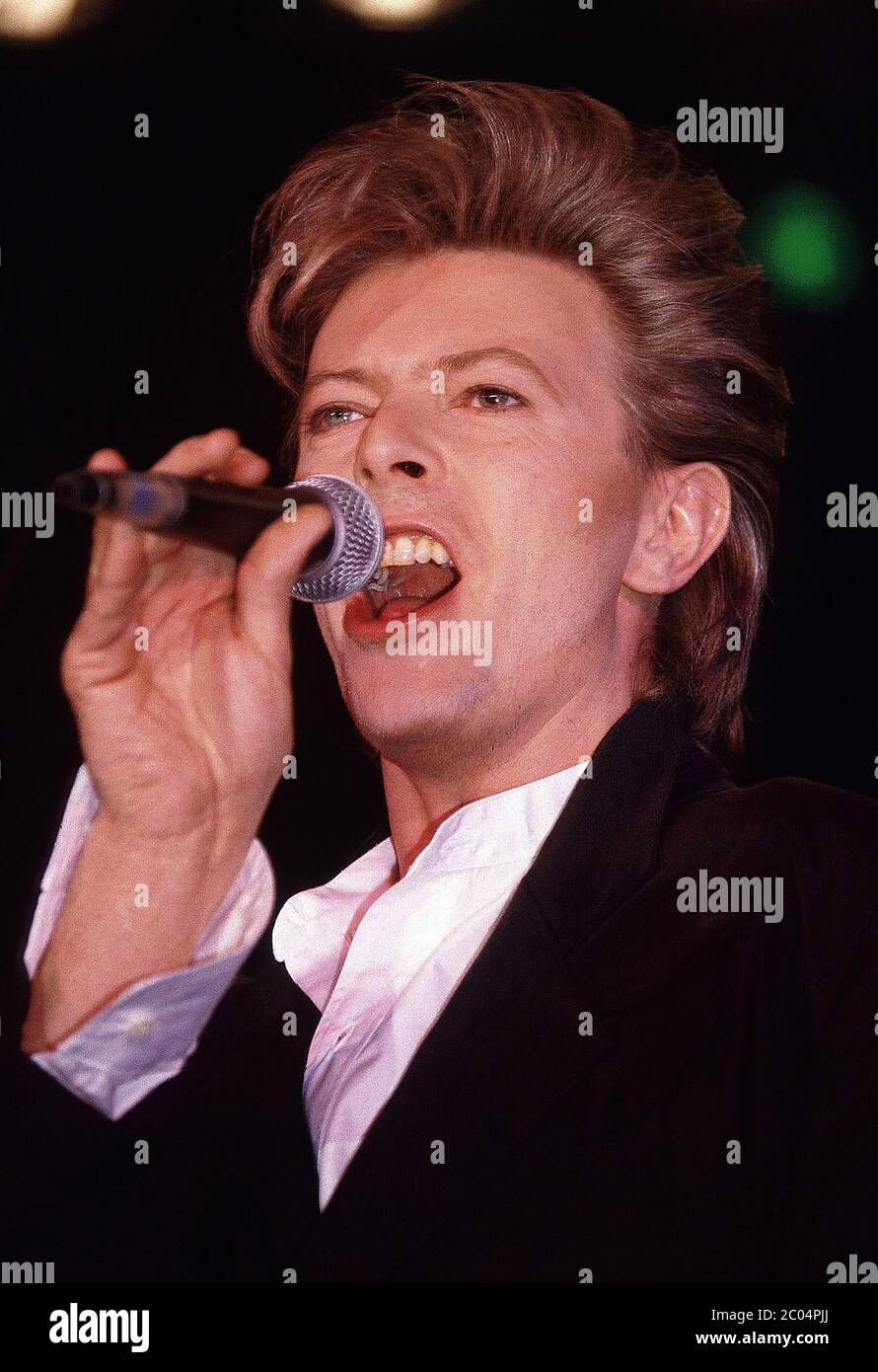 David Bowie at the Players Theatre,Craven Street,London WC2 at the press conference for the Gass Spider Tour June 1987 Stock Photo