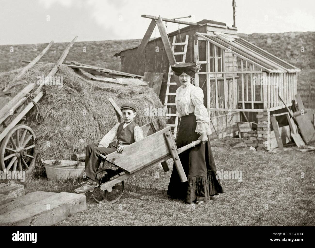Victorian wheelbarrow hi res stock photography and images Alamy