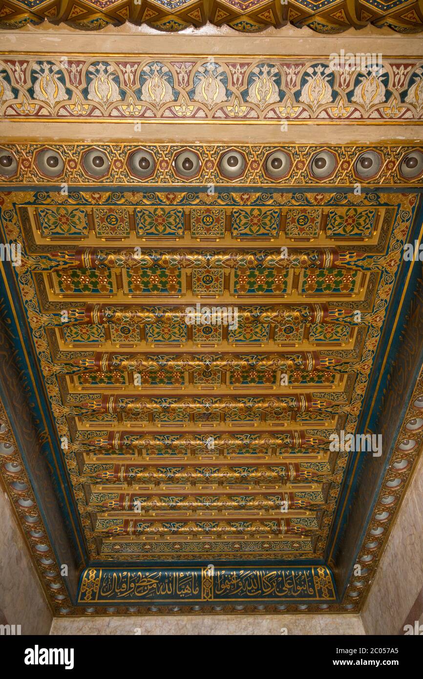 detail of wooden ceiling, the neo-Mamluk Bank Misr building build by the architect Antonio Lalsciac in 1927, Cairo, Egypt Stock Photo