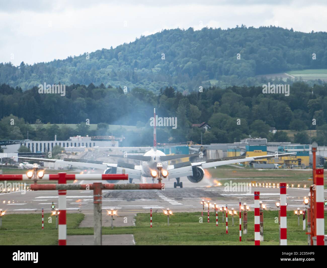 Swiss B777 landing at Zürich Airport Stock Photo