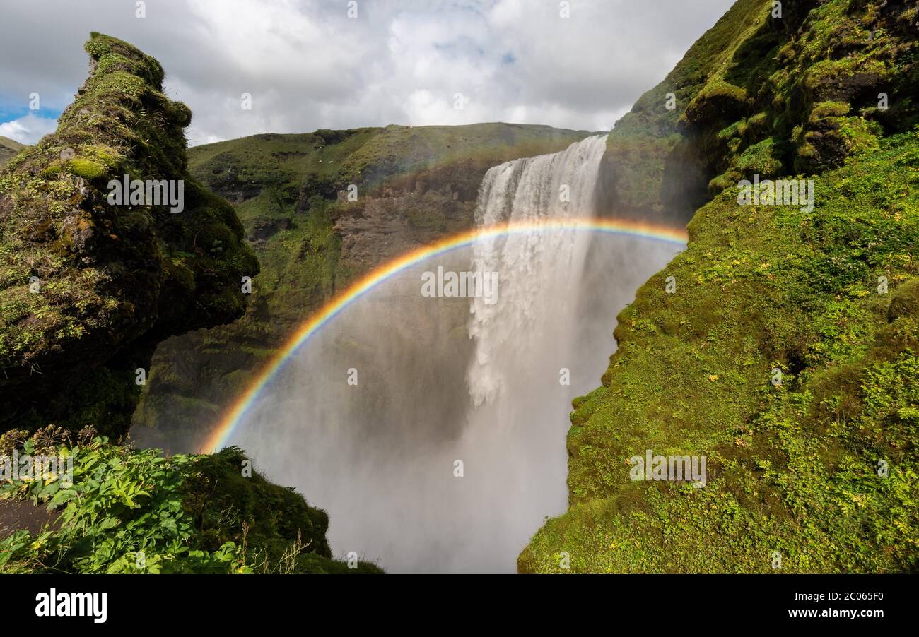 rainbow-in-front-of-the-big-waterfall-skogafoss-skogafoss-skogar