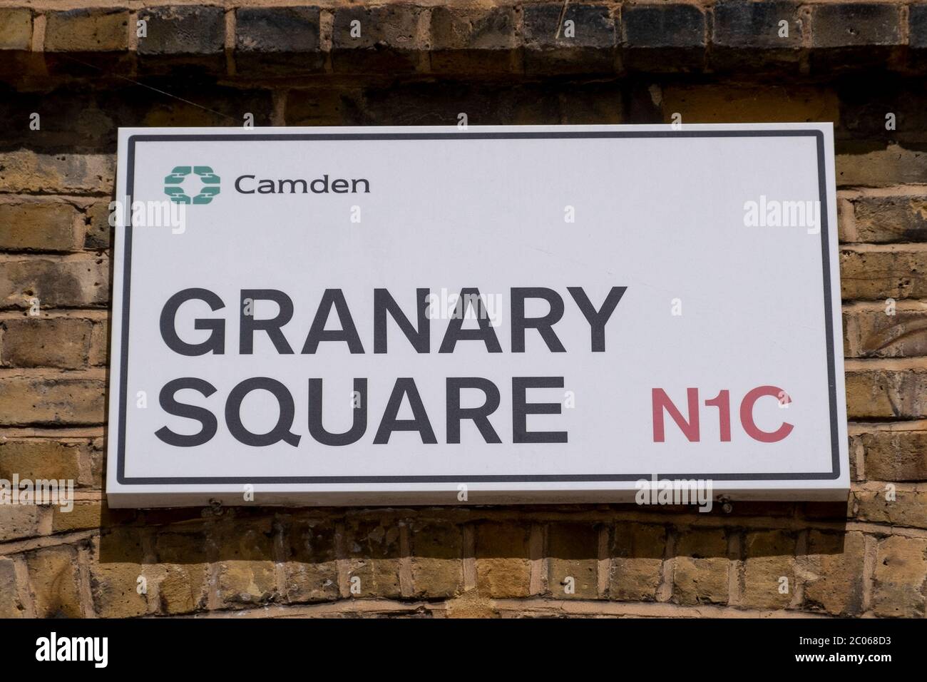 Granary Square street sign in the Kings Cross redevelopment area of London Stock Photo
