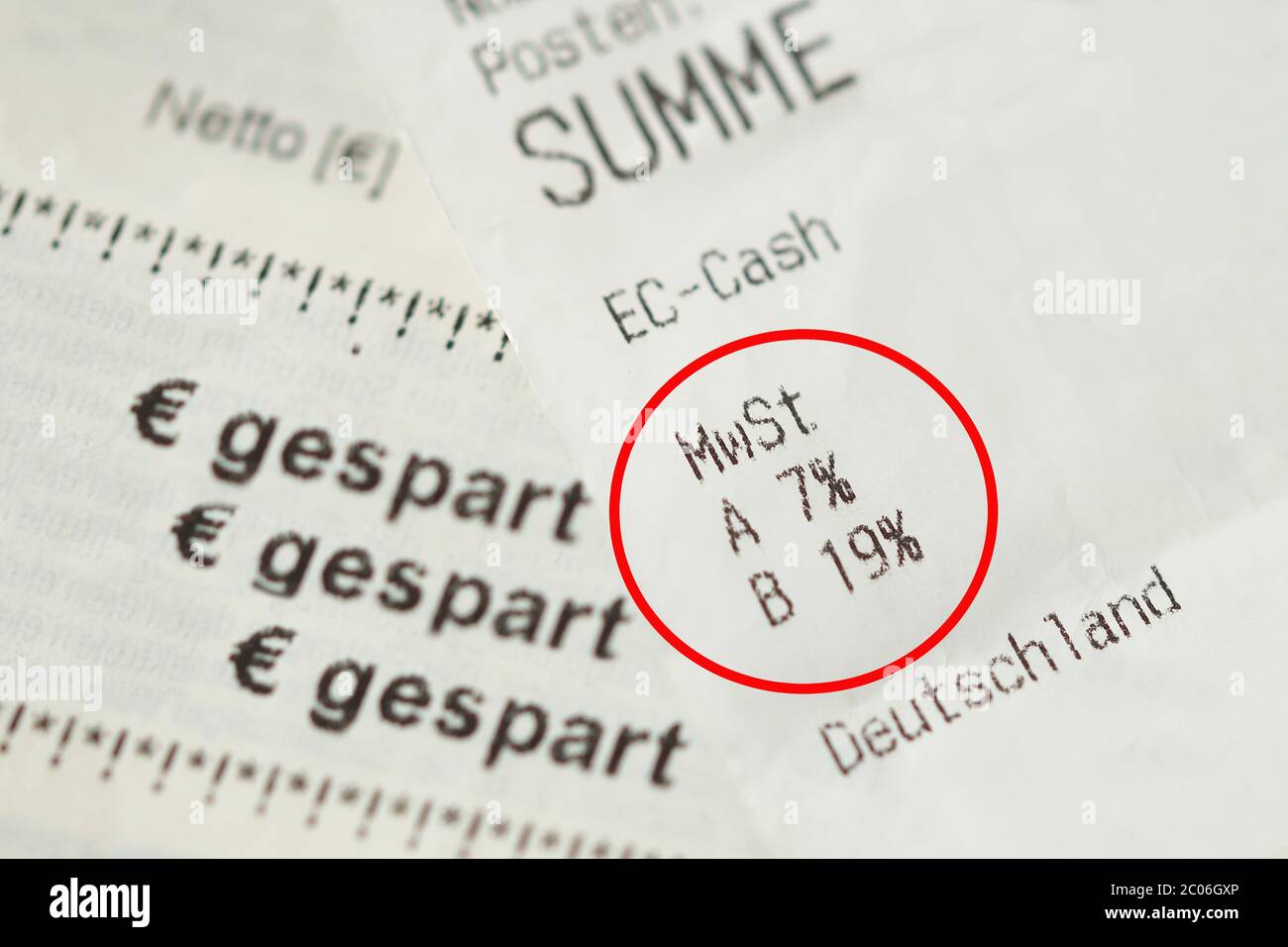 german cash sales receipt circled in red. Invoice with vat tax value. VAT rate 19 percent to 16% and 7 percent to 5%. financial / invoice -deutschland Stock Photo