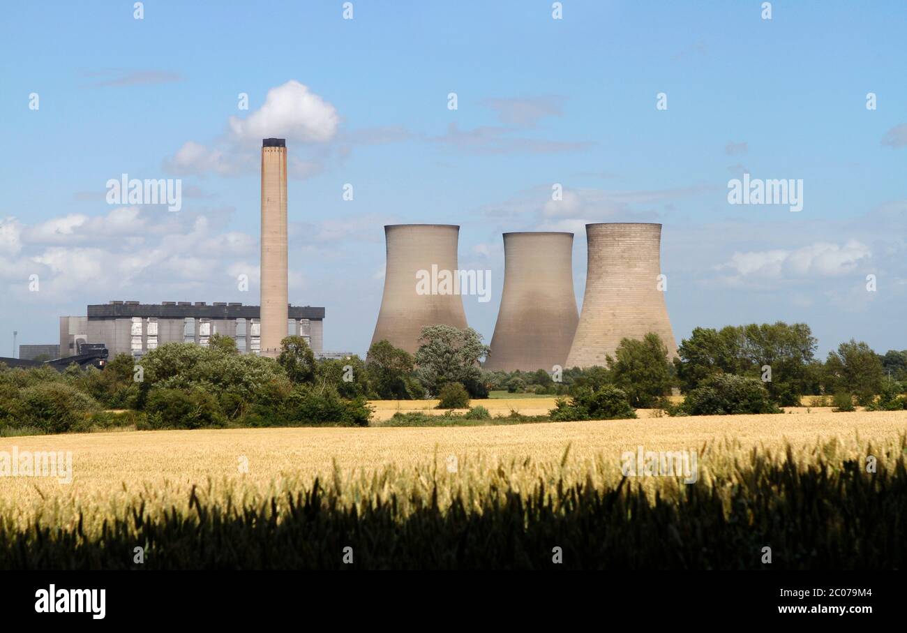 Didcot Power Station, Oxfordshire, England. A Natural Gas power plant supplying the National Grid. Coal and oil is used to produce electricity. Stock Photo