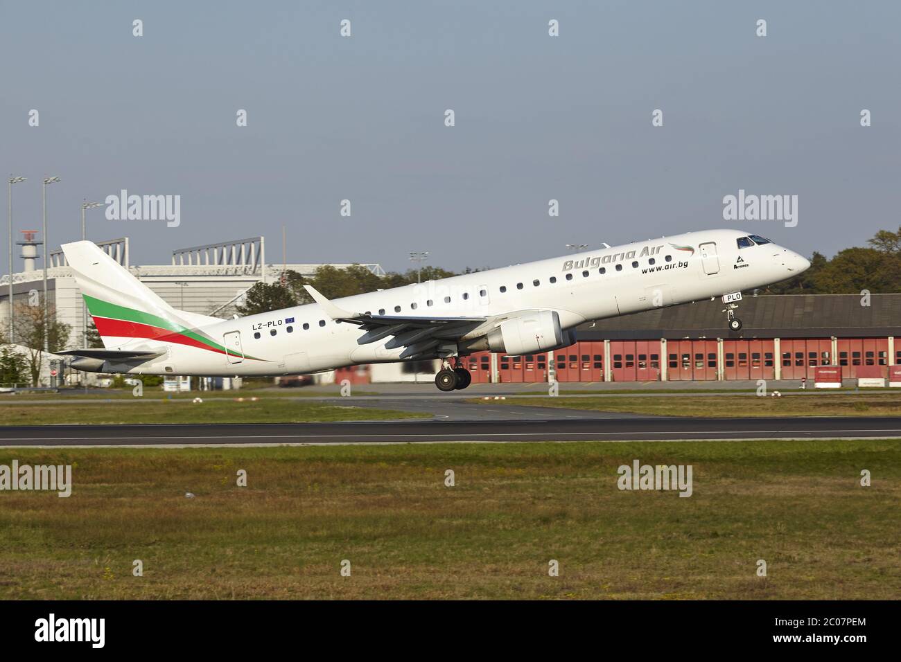 Frankfurt Airport - Launch of an Embraer ERJ-190 by Bulgaria Air Stock Photo