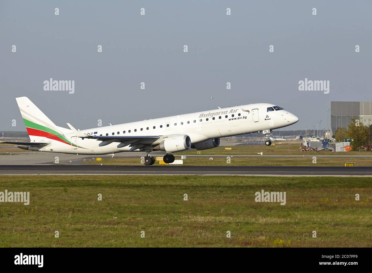 Frankfurt Airport - Launch of an Embraer ERJ-190 by Bulgaria Air Stock Photo