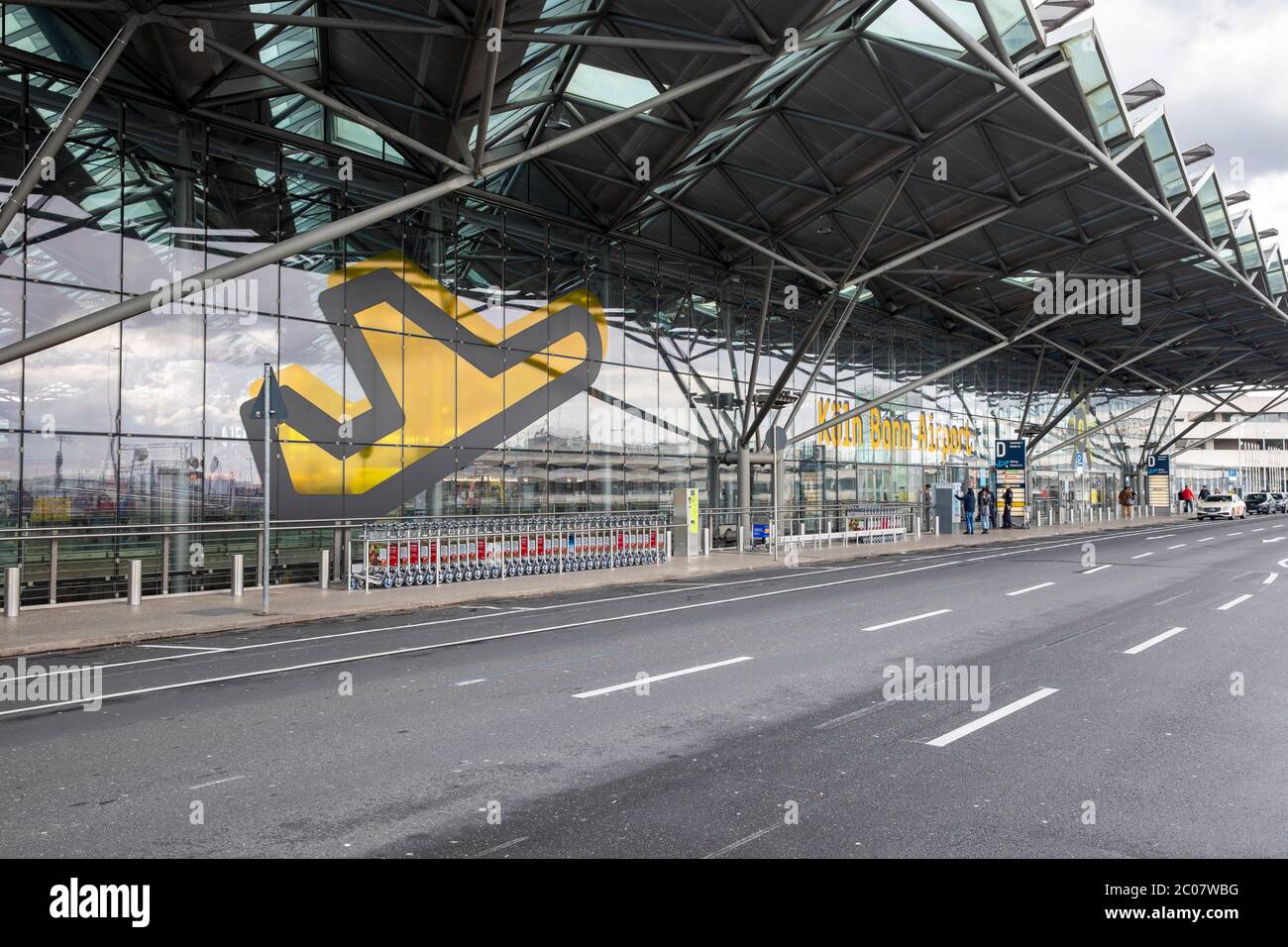 Auswirkung am Flughafen Köln/Bonn Passagierrückgang im Zusammenhang mit der weltweiten Ausbreitung des Coronavirus. Köln, 14.03.2020 Stock Photo