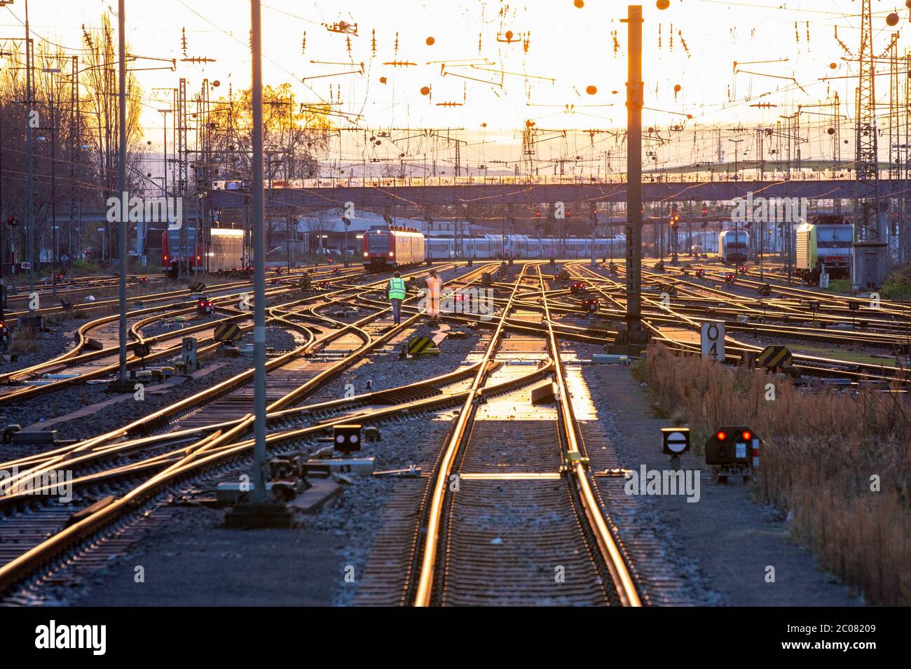 Symbolfoto, Symbolbild Eisenbahnsicherheit. Köln; 16.04.2020 Stock Photo