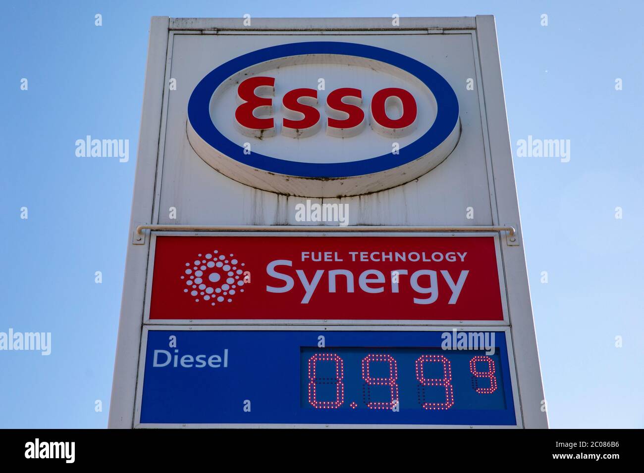 Corona-Pandemie: Diesel unter der 1 Euro-Marke. Günstige Spritpreise wie seit 2009 nicht mehr. Uhldingen, 22.04.2020 Stock Photo
