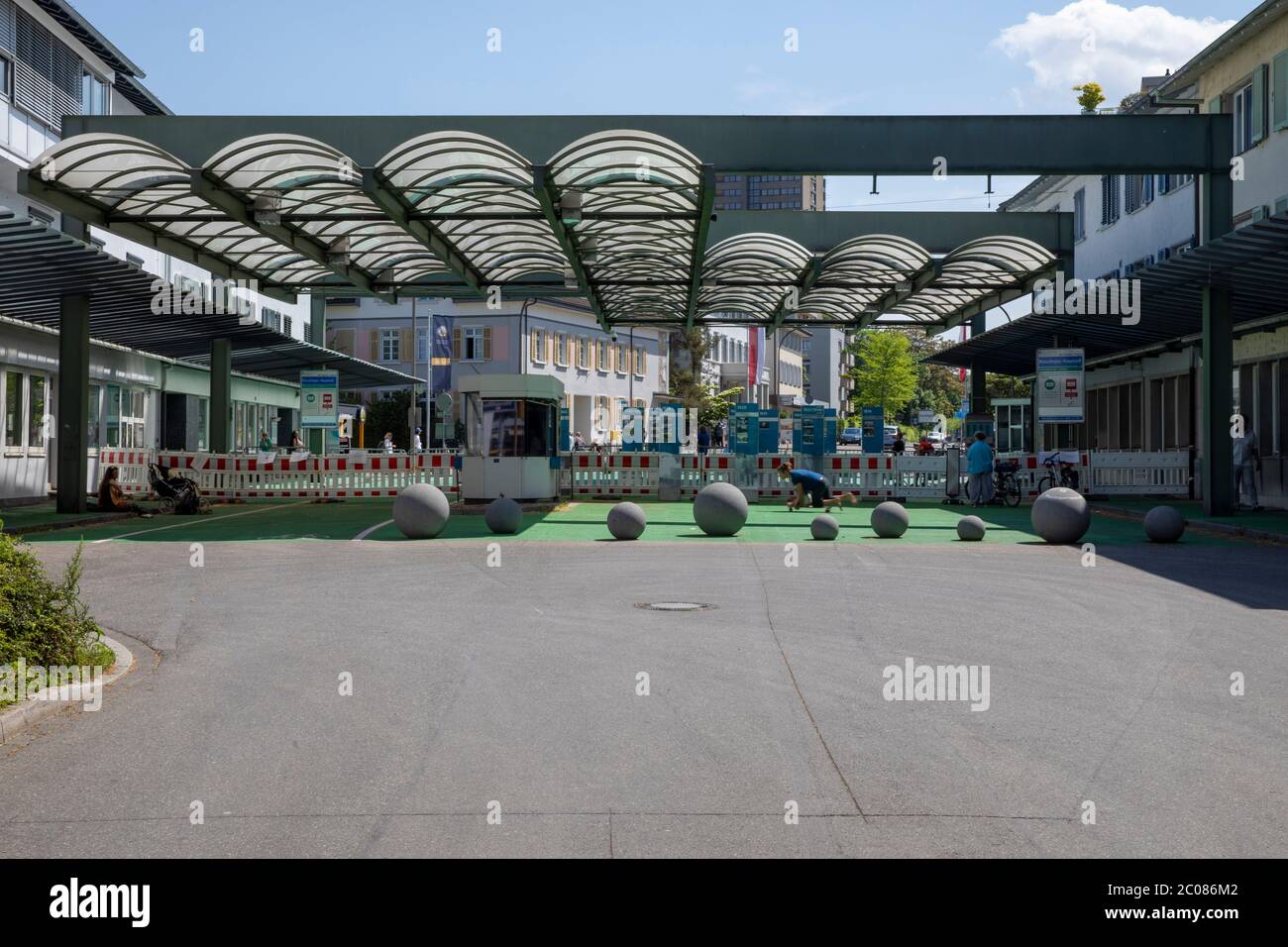 Symbol der Krise: Die Kunstgrenze zwischen Kreuzlingen und Konstanz ist geschlossen. Konstanz, 09.05.2020 Stock Photo