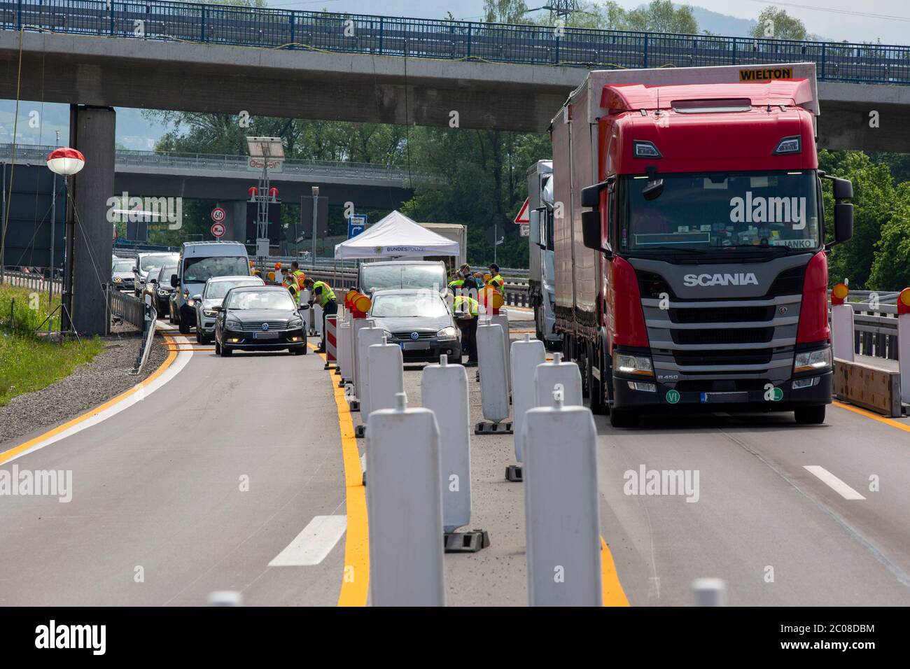 Grenzverkehr nach der Lockerung der Grenze Österreich