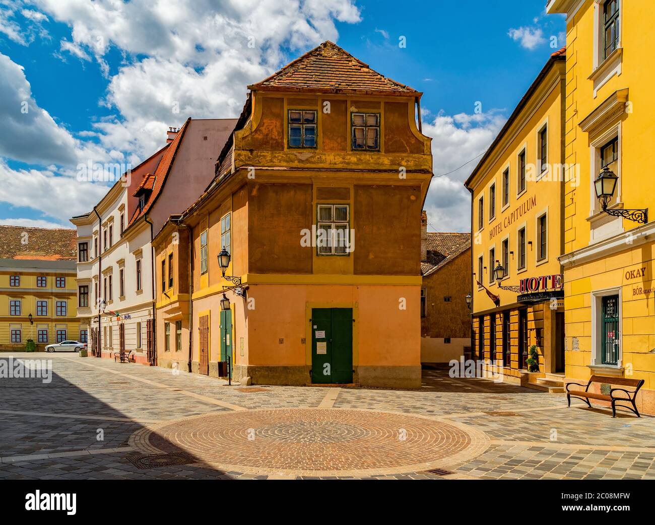 Asymmetric old door. Győr, Old Town, en.wikipedia.org/wiki/…