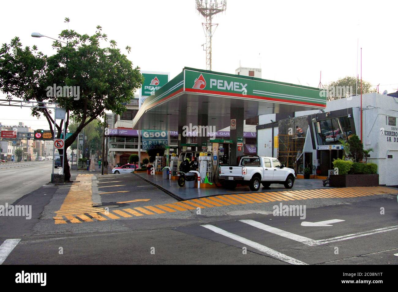 Gas station mexico hi-res stock photography and images - Alamy