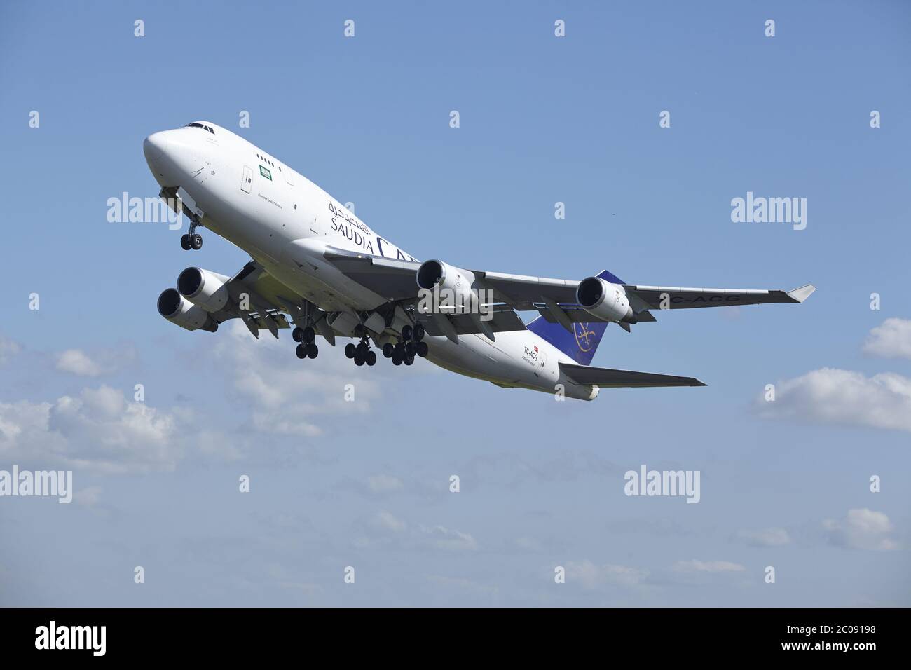 Amsterdam Schiphol Airport - Saudi Arabian Cargo's Boeing 747 takes off Stock Photo
