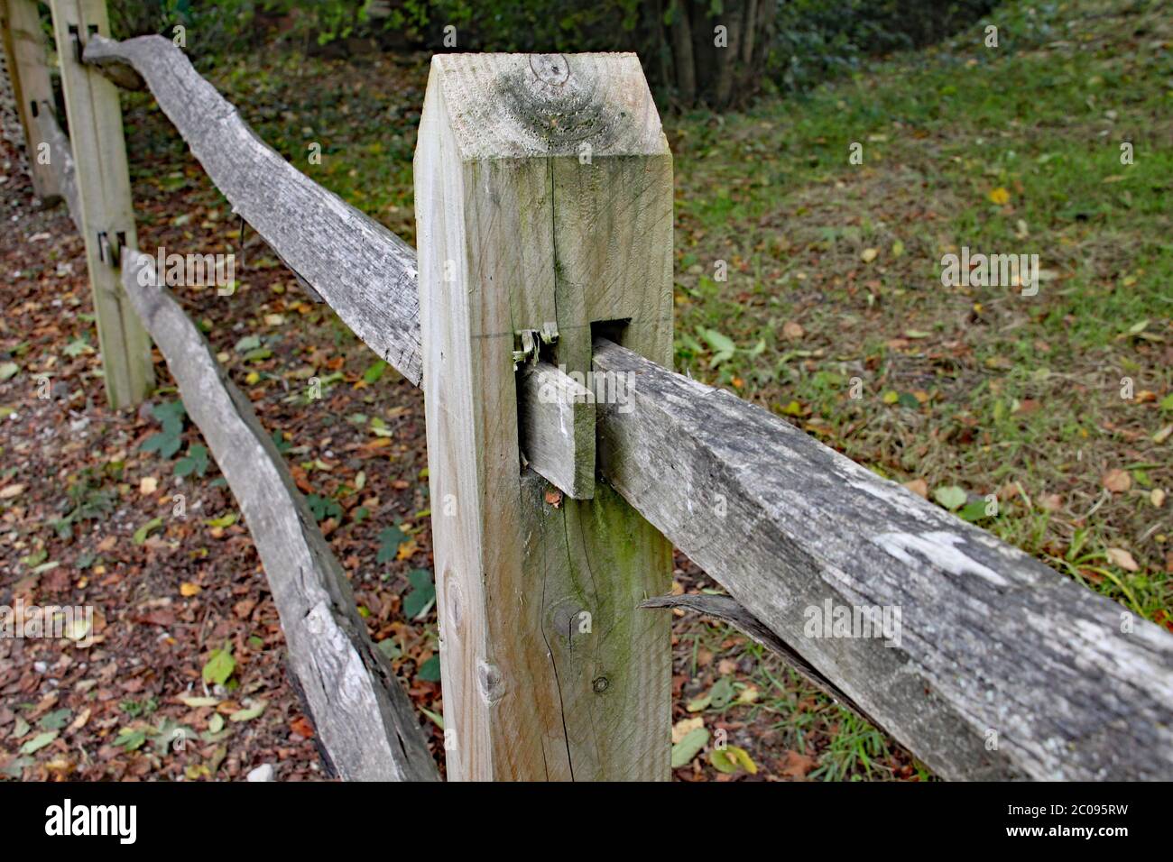 Simple joint in a rustic wooden fence Stock Photo Alamy