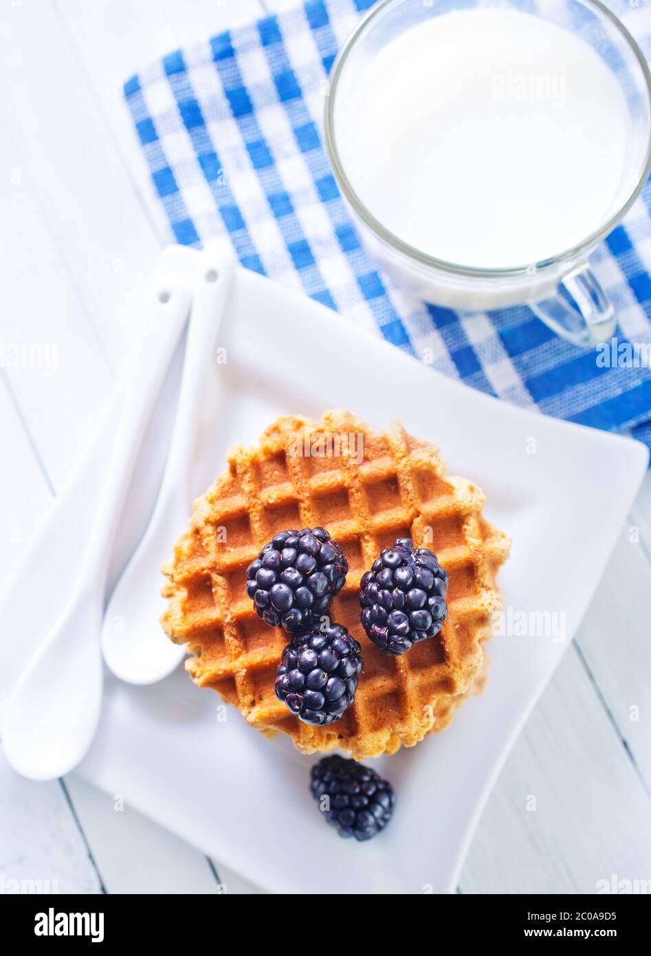 Heart waffle vanilla ice cream hi-res stock photography and images - Alamy