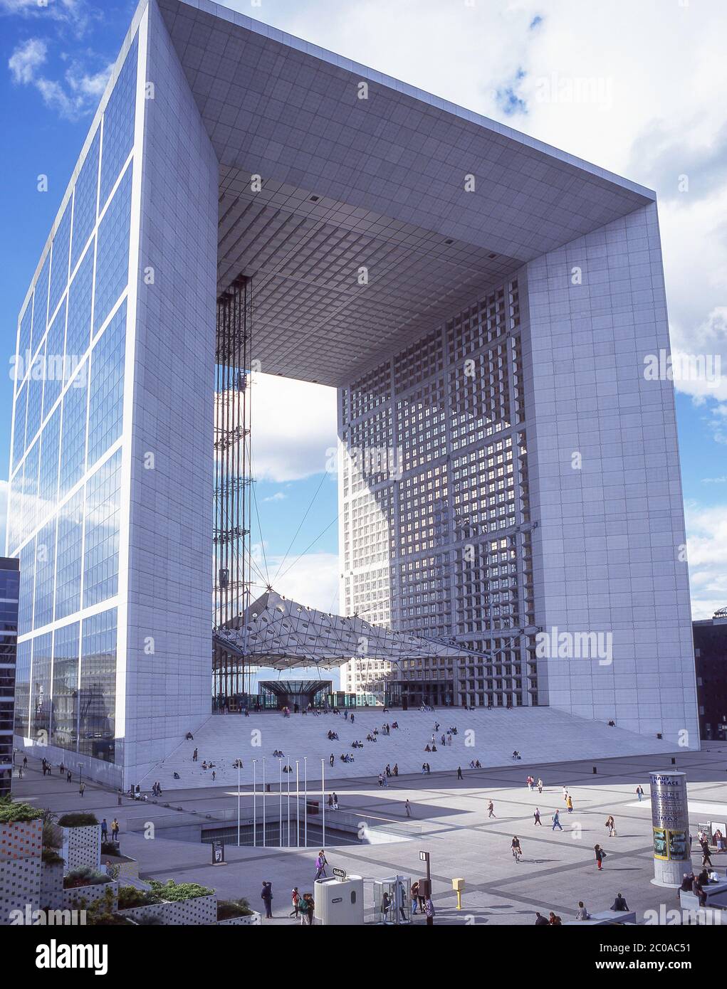 La Grande Arche de la Défense, Hauts-de Seine, Paris, Île-de-France, France Stock Photo