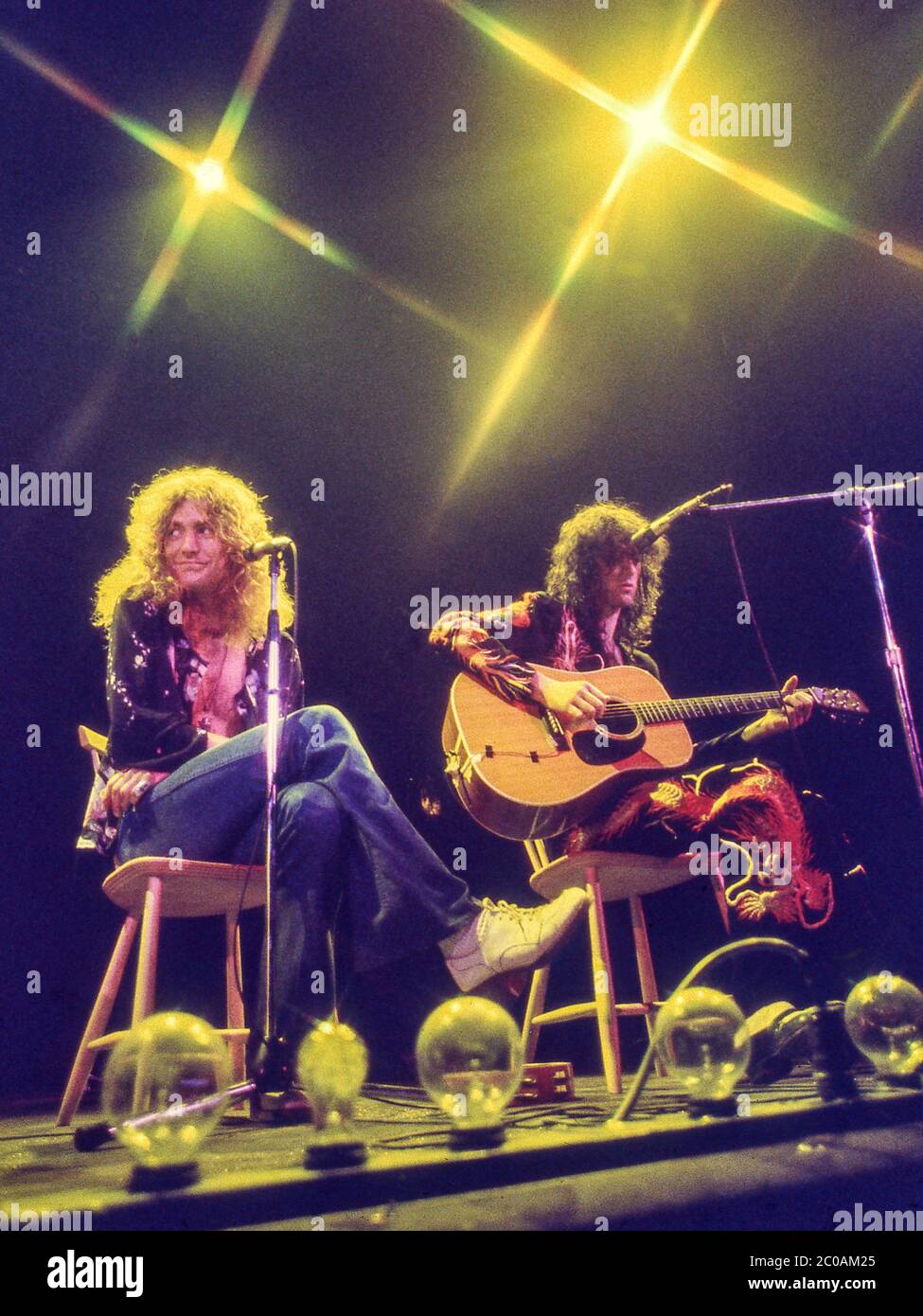 Stort univers Miniature Taknemmelig Led Zeppelin in concert at Earl's Court,London 17th May 1975 Stock Photo -  Alamy