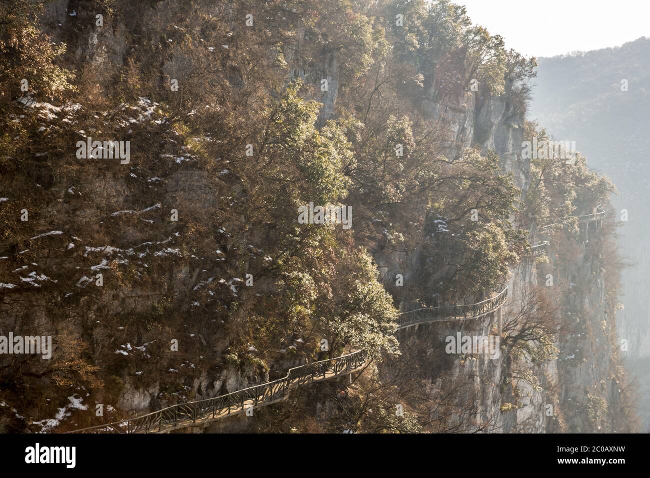 Chinese mountain pathway hi-res stock photography and images - Alamy
