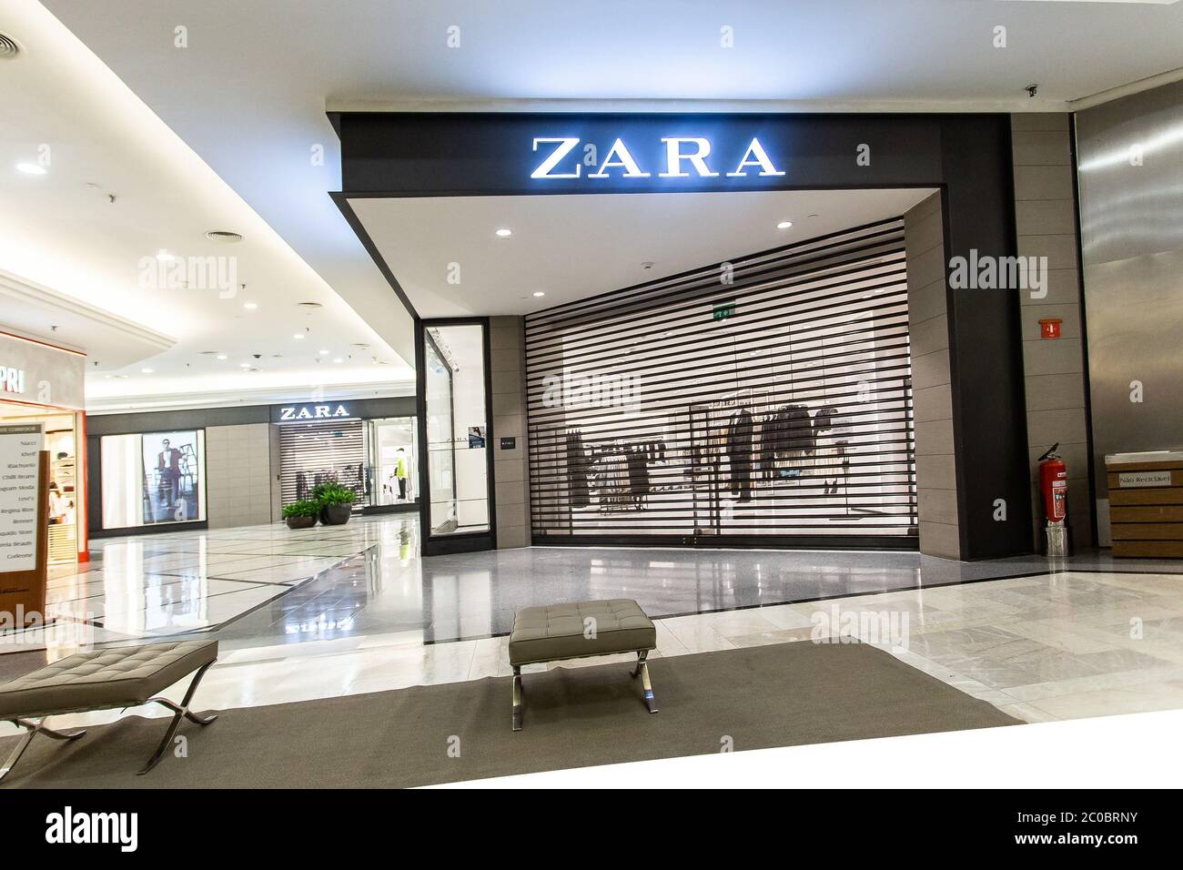 SÃO PAULO, SP - 11.06.2020: DONA DA ZARA ANUNCIA FECHAMENTO DE LOJAS - Dona  da Zara has a loss and announces the closing of more than a thousand stores  Inditex recorded a