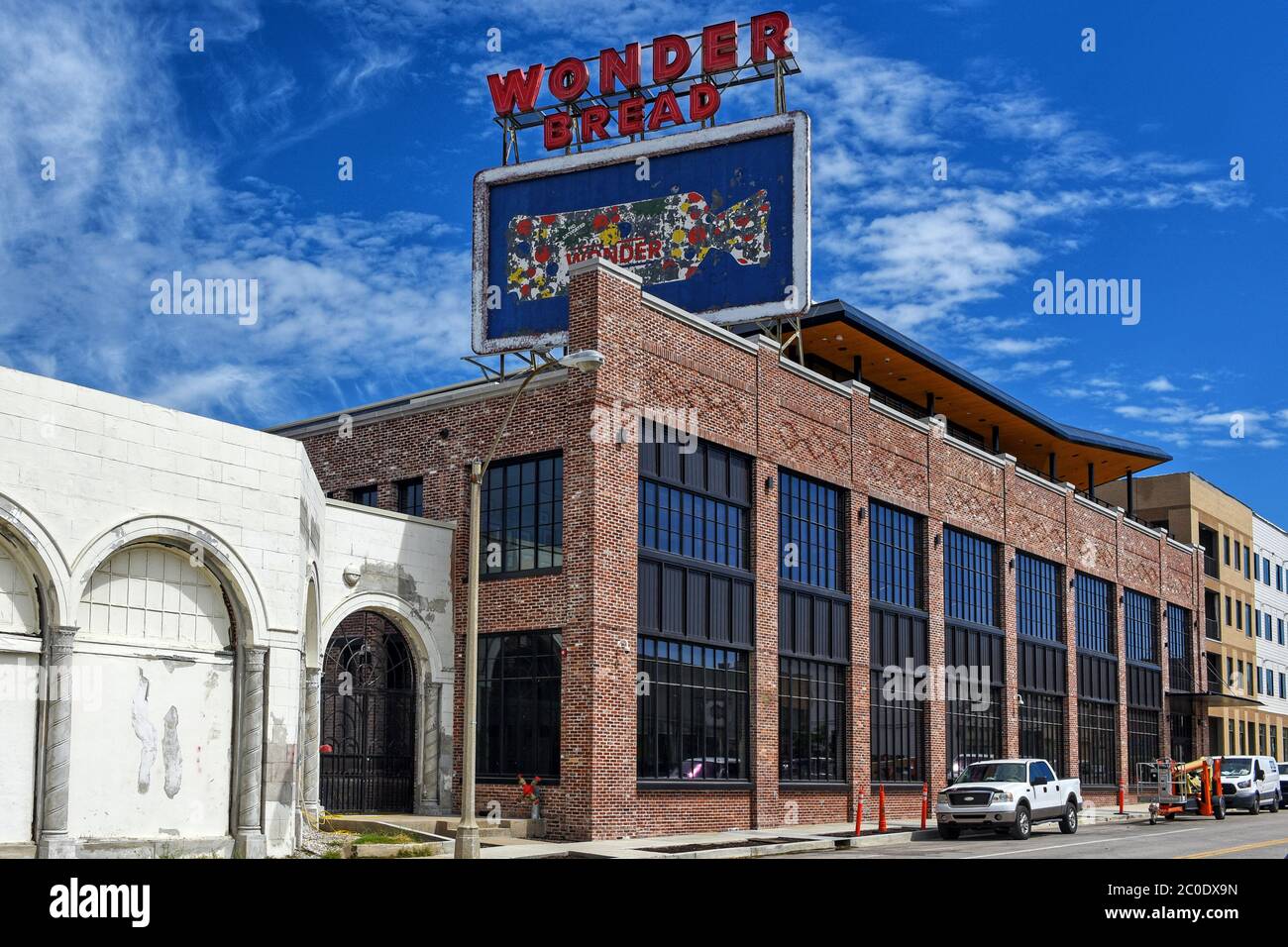 Memphis, TN, USA - September 24, 2019: The Wonder Bread factory building on Monroe Avenue in the Edge District was built in 1921 but was left vacant i Stock Photo