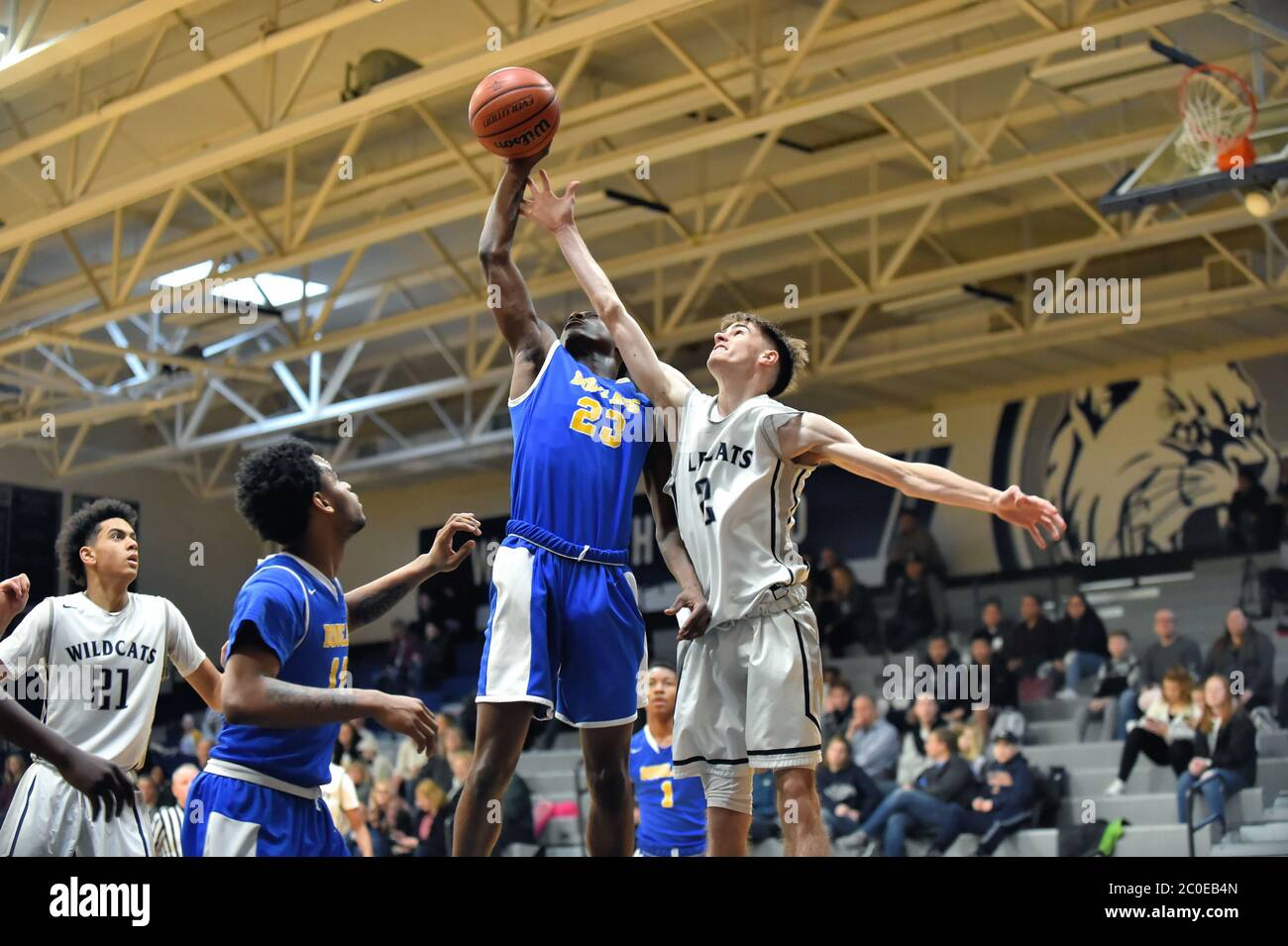 Teen basketball player african hi-res stock photography and images - Alamy