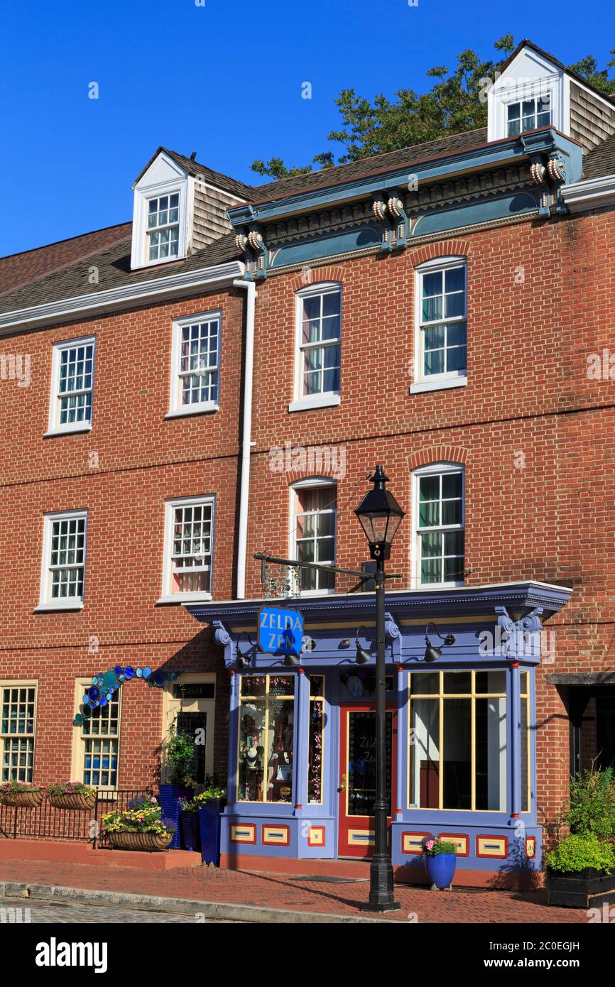 Thames Street, Fells Point Historic District, Baltimore, Maryland, USA