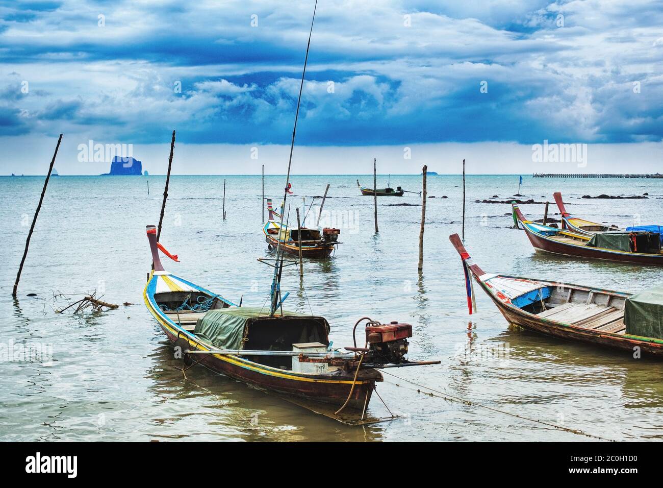 Group long tail boat hi-res stock photography and images - Alamy