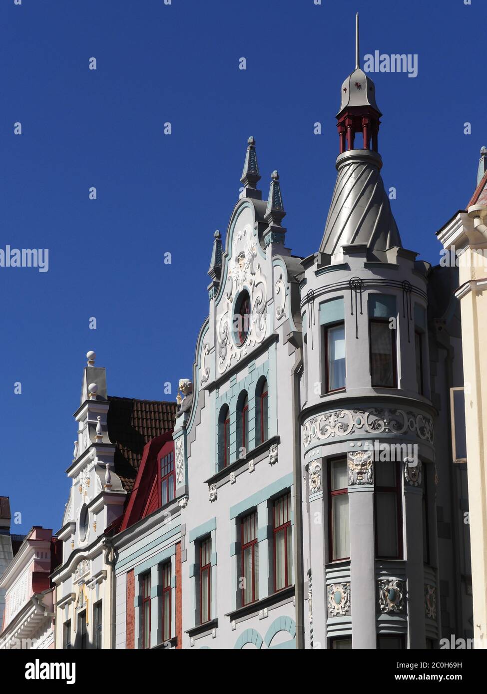 Facade elegant art deco hi-res stock photography and images - Alamy