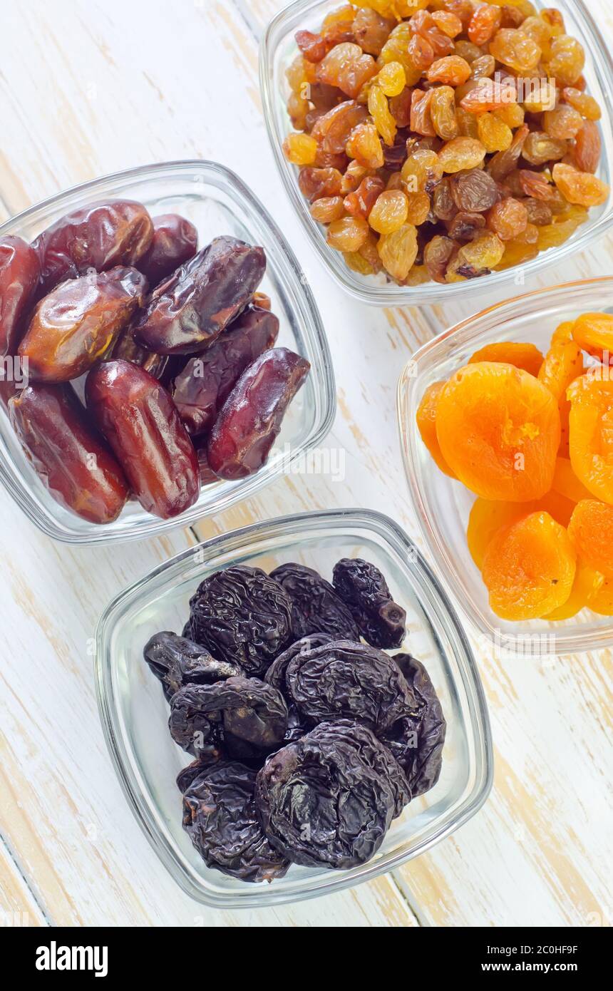 dried apricots, raisins and dates Stock Photo - Alamy