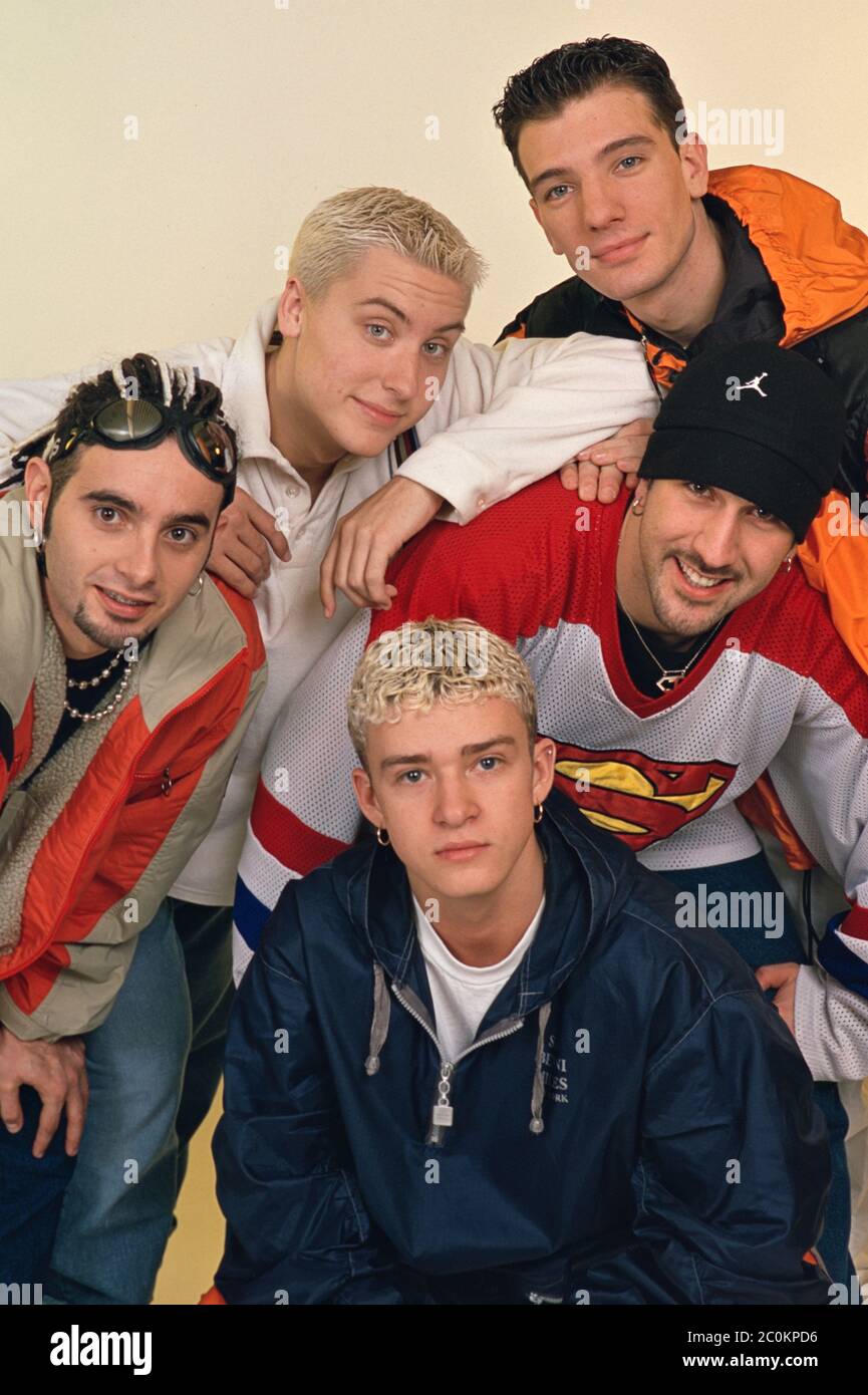 08.02.1998, the US boy group NSYNC Backstage at the RSH Gold Dance Chart Party in the Ostseehalle in Kiel. Alongside Joshua Scott JC Chasez, Lance Bass, Joey Fatone, Chris Kirkpatrick, Justin Timberlake is by far the best known member of the group. | usage worldwide Stock Photo