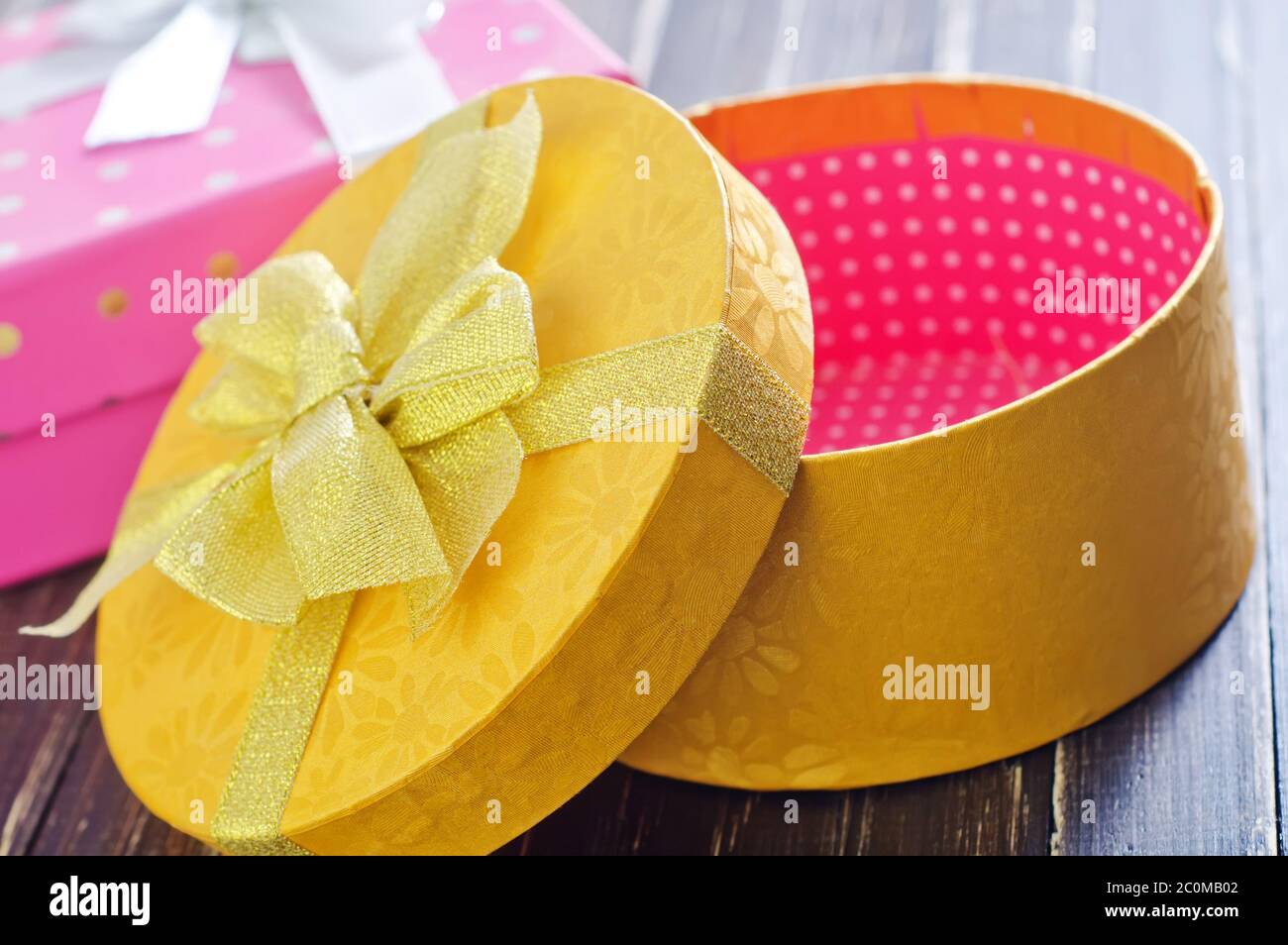 1 Present Box box for present Stock Photo - Alamy