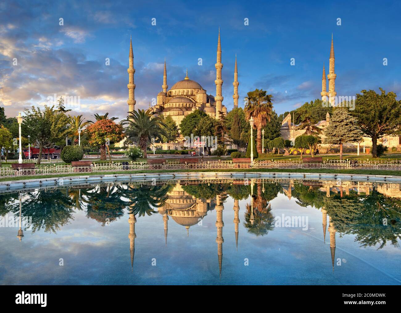 Sunset over the Sultan Ahmed Mosque (Sultanahmet Camii) or Blue Mosque ...