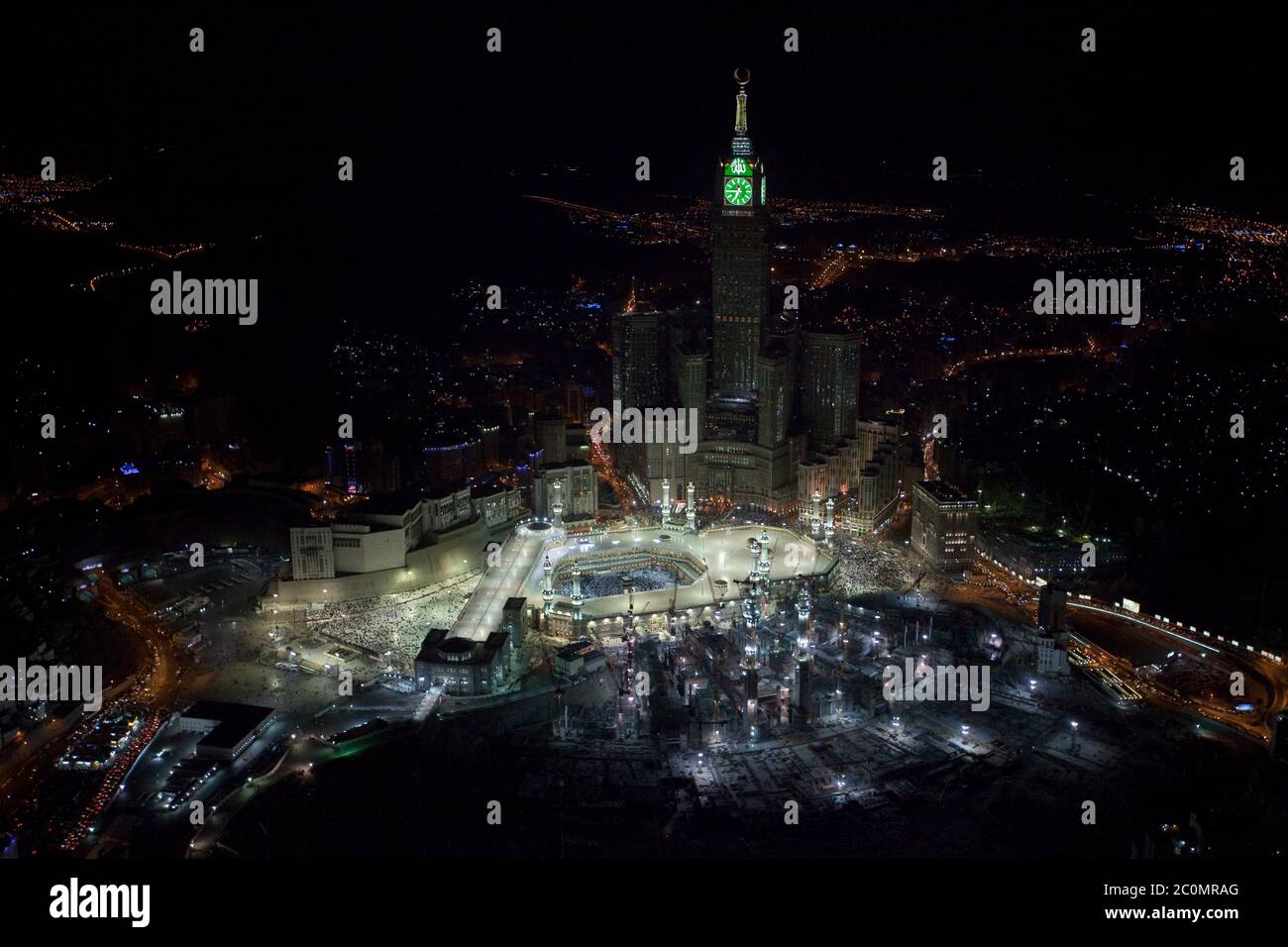 Makkah Grand mosque and the Royal Clock Tower (2014 Stock Photo Alamy