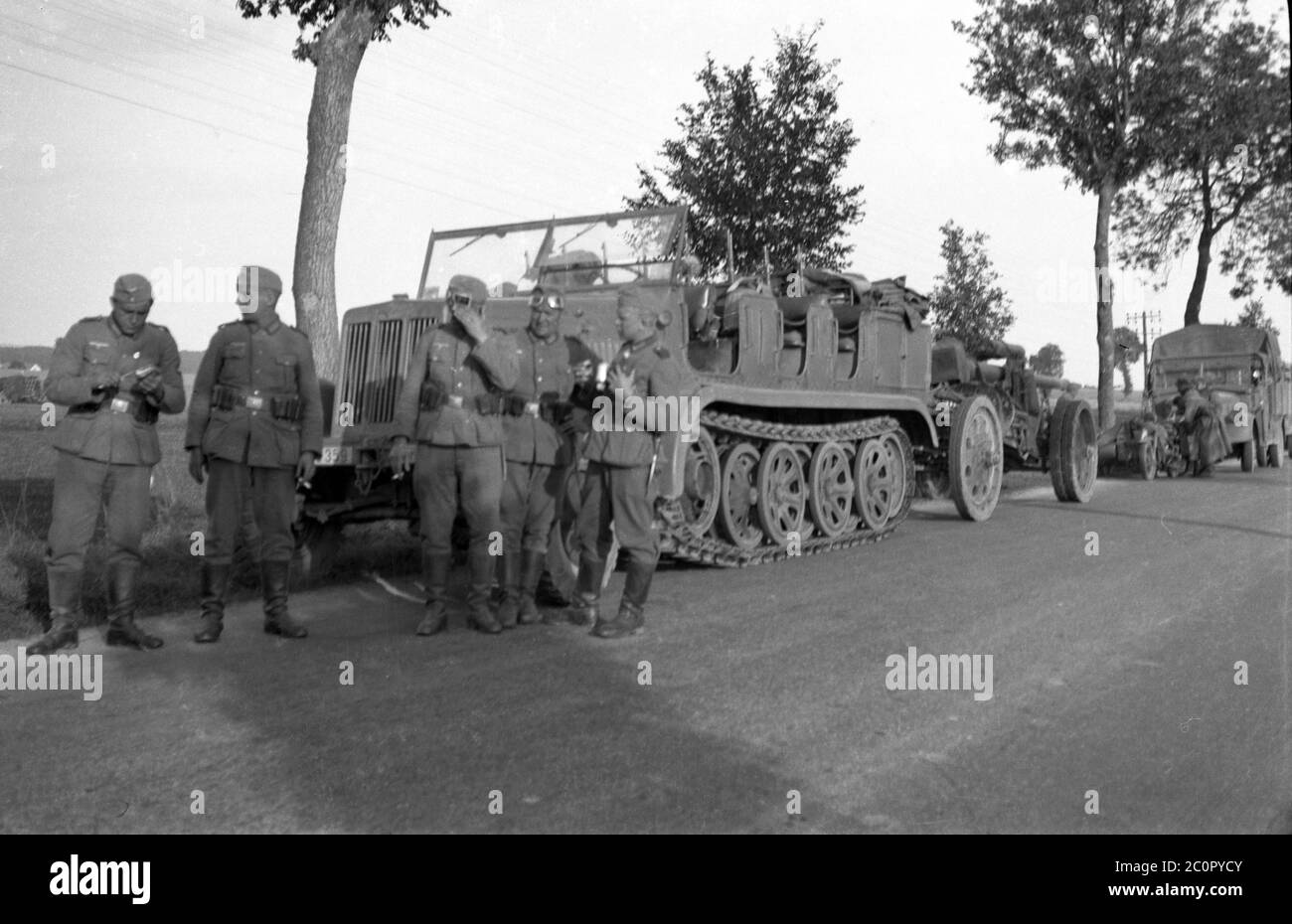 Wehrmacht Heer Sd.Kfz 7 Halbkettenfahrzeug / Mittlerer Zugkraftwagen 8 t - German Army Half Track Stock Photo