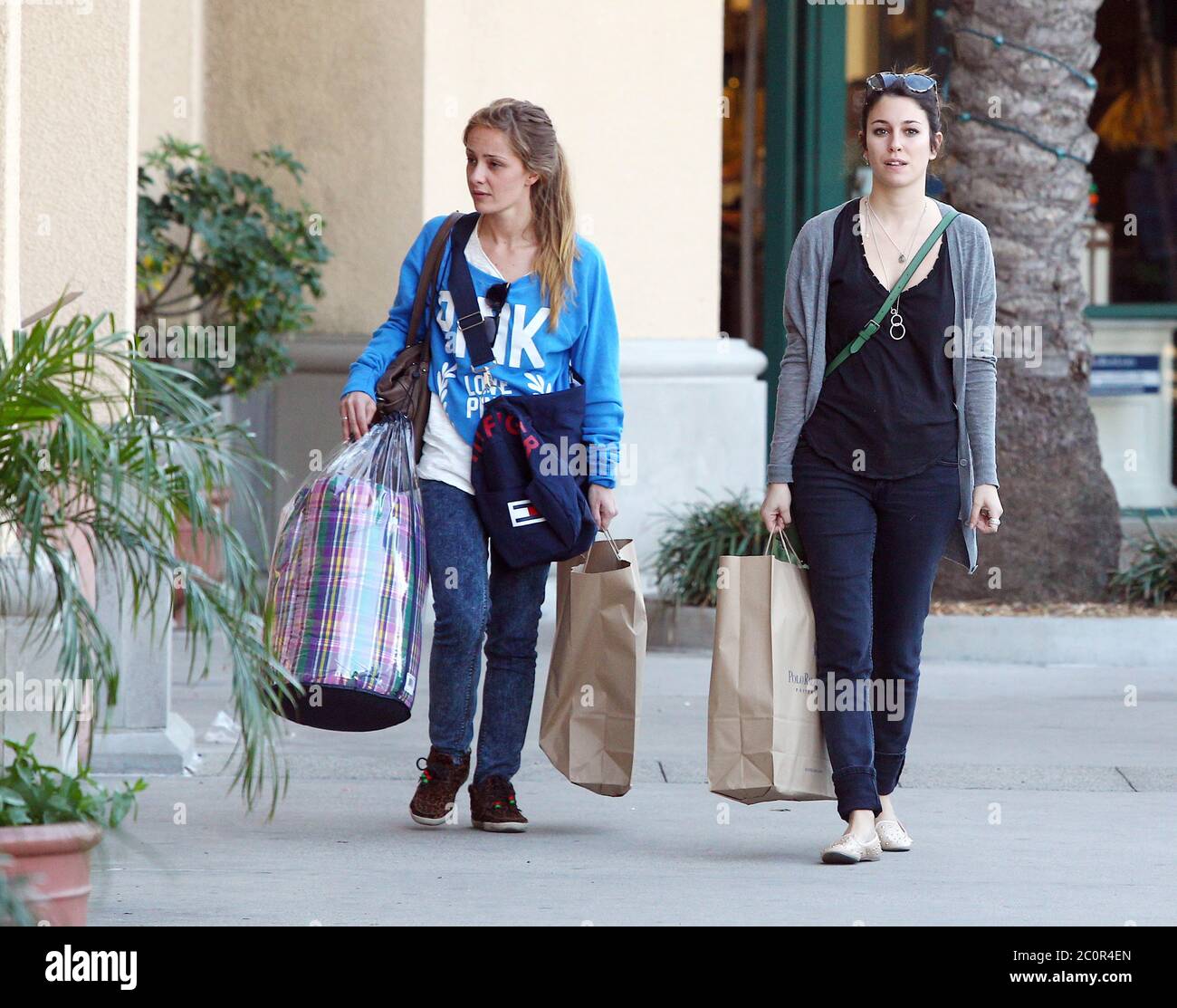 Ugg best sale fashion outlet
