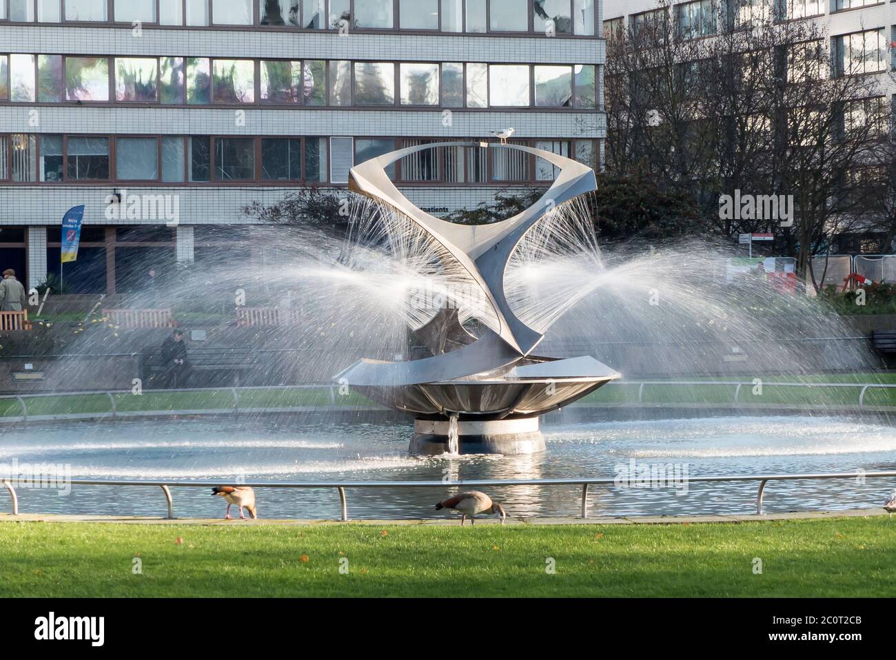 London, UK: Amelia's Fountain by Naum Gabo, set in the grounds of St Thomas's Hospital on the Southbank Stock Photo
