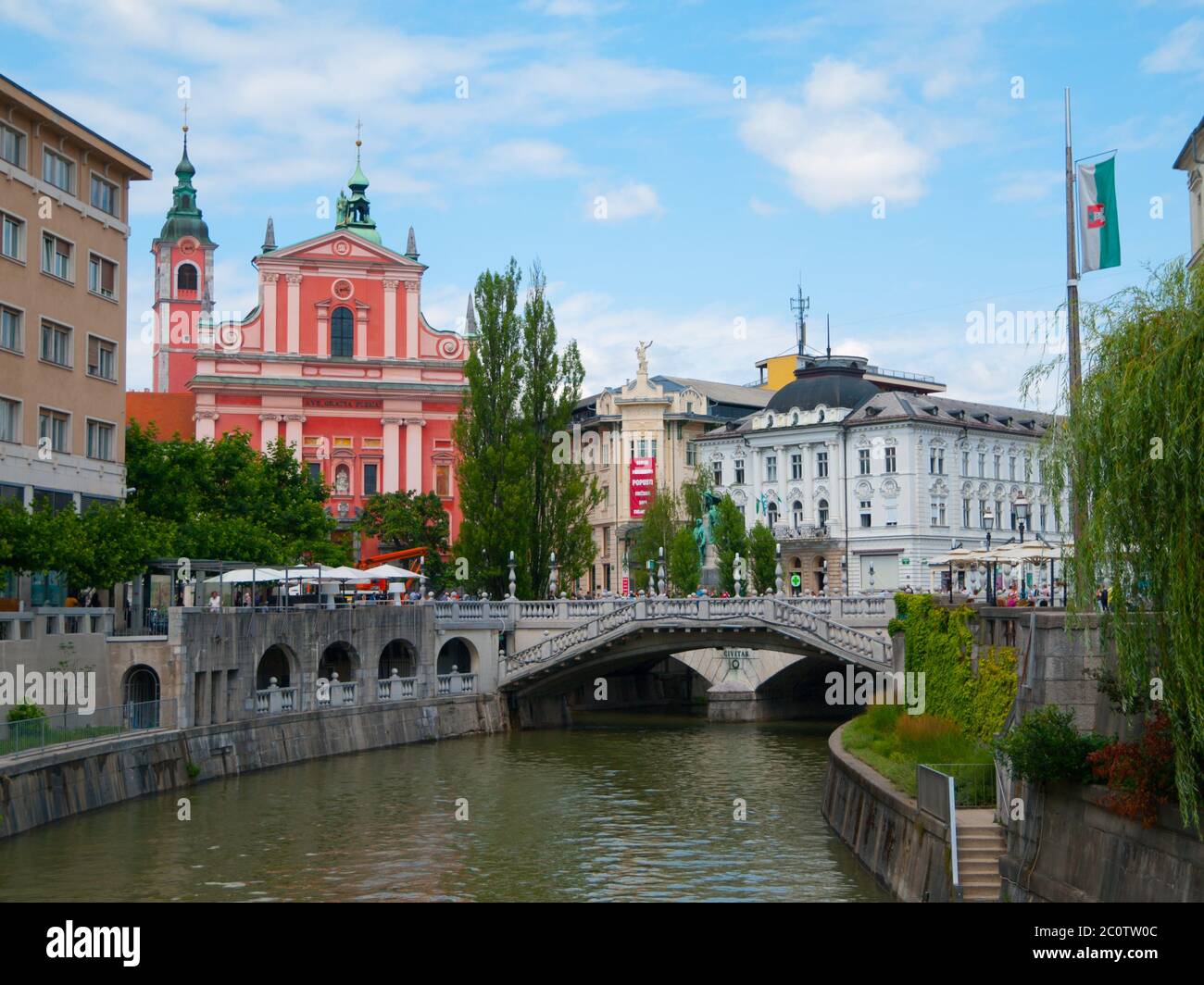 ljubljana-city-center-and-river-ljubljanica-with-triple-bridge-and