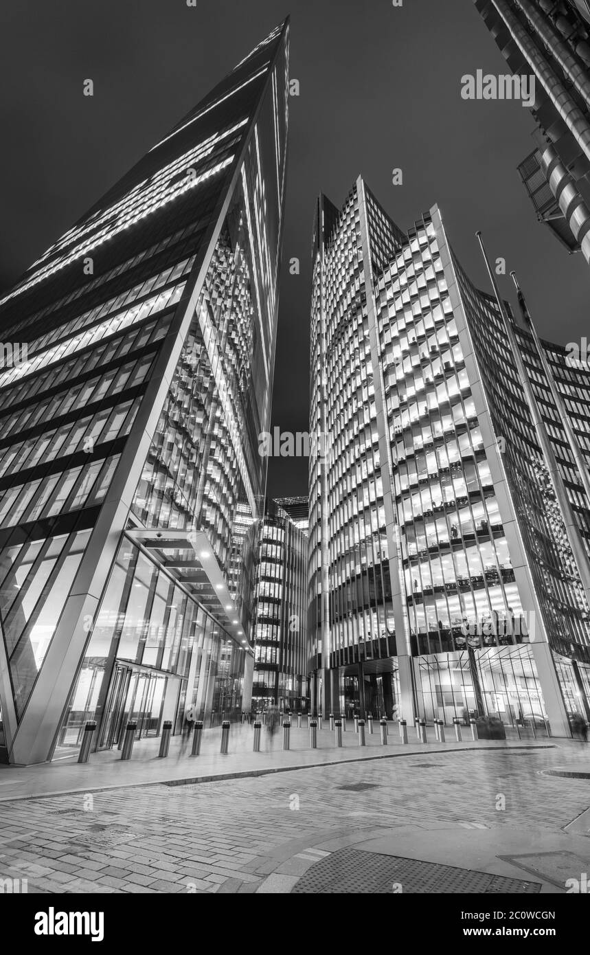 London Architecture in Black and White Stock Photo - Alamy