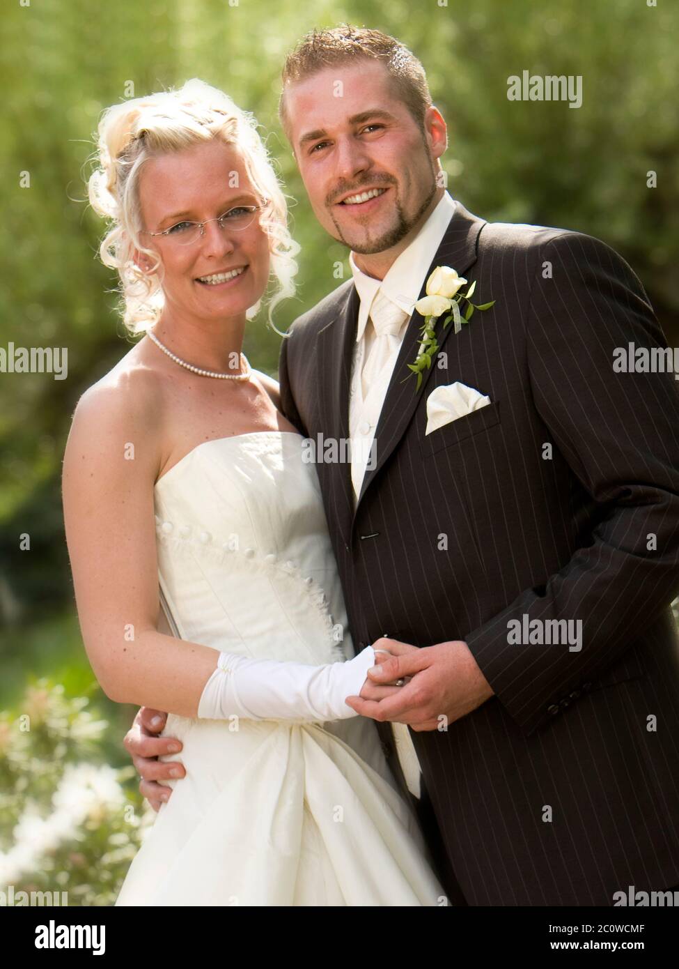 Radiant newlyweds hi-res stock photography and images - Alamy