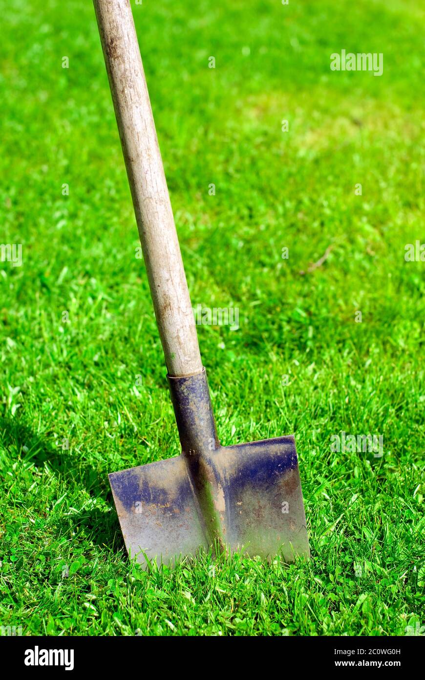 Shovel gardening tool hi-res stock photography and images - Alamy