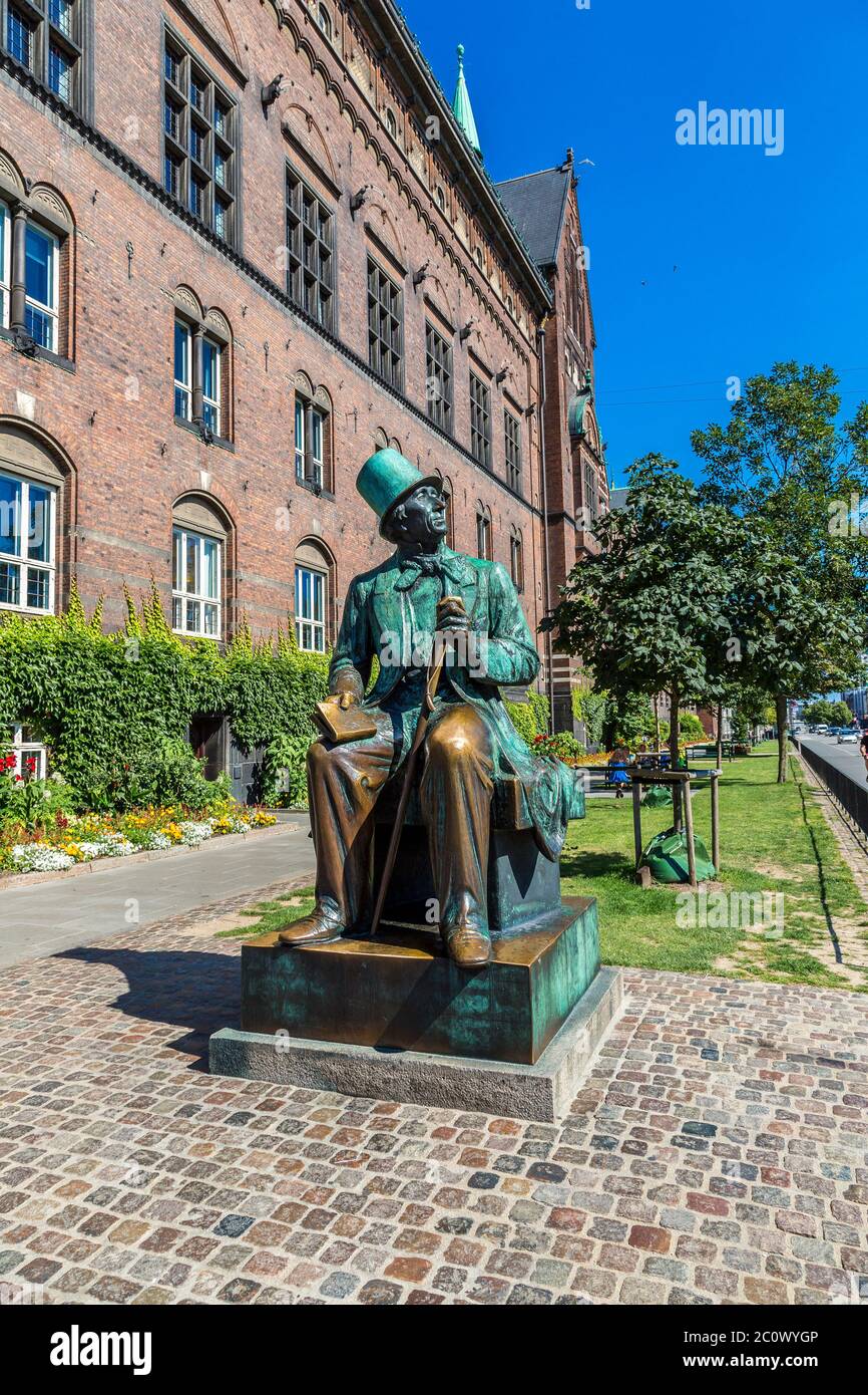 Hans Christian Andersen statue in Copenhagen, Denmark Stock Photo - Alamy