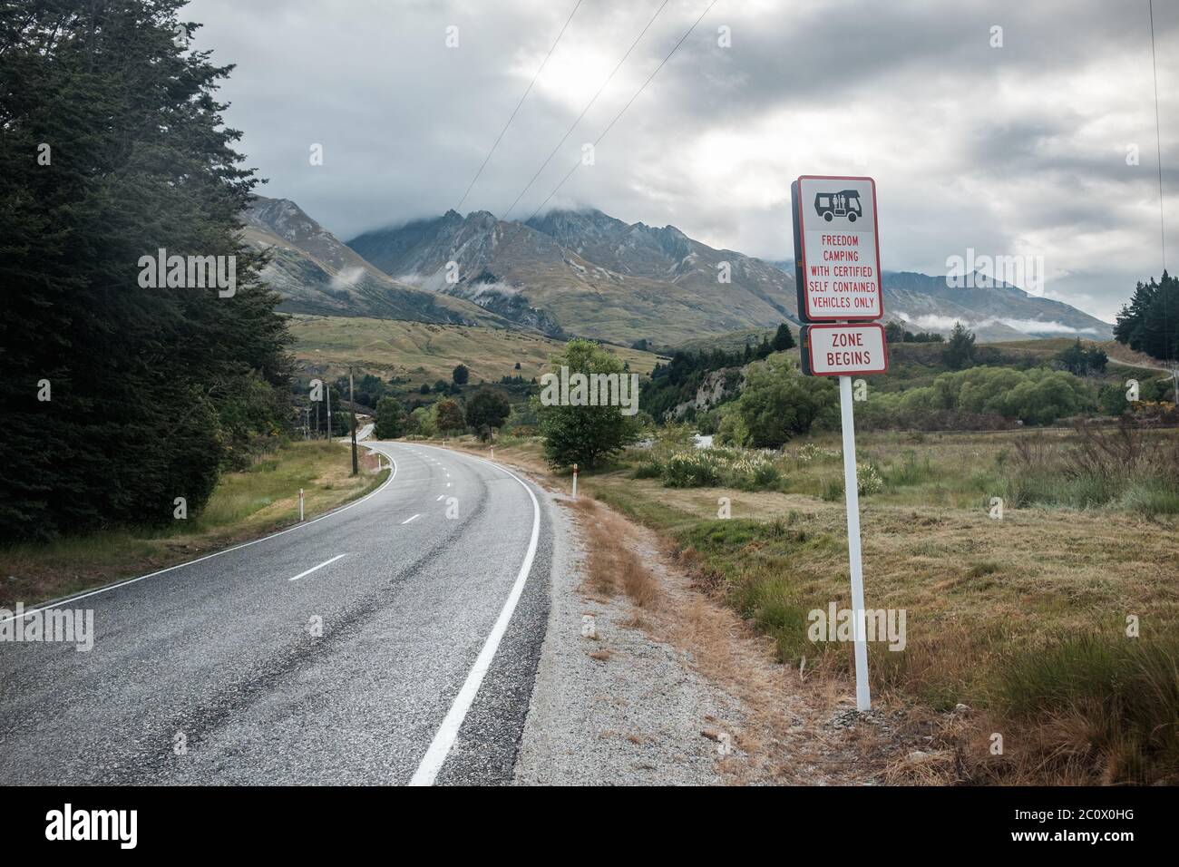 Freedom camping road sign outside Glenorchy on New Zealand's South Island Stock Photo