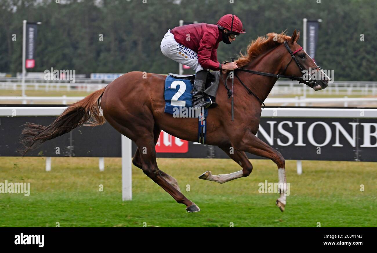Tuscan Gaze ridden by Ryan Moore wins the Watch and Bet with MansionBet at Newbury Novice Stakes at Newbury Racecourse. Stock Photo