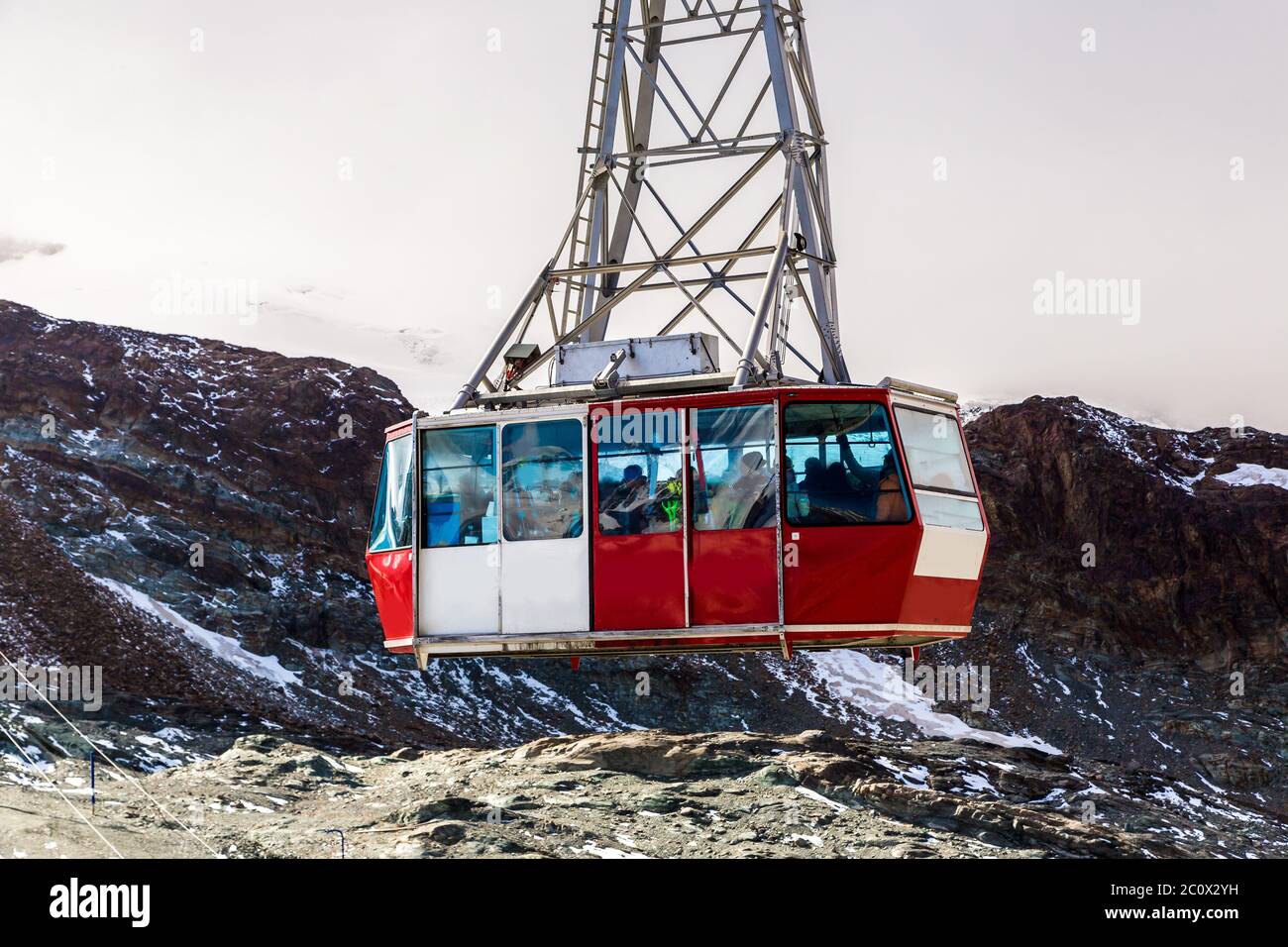 Cable car to Matterhorn in Zermatt Stock Photo Alamy