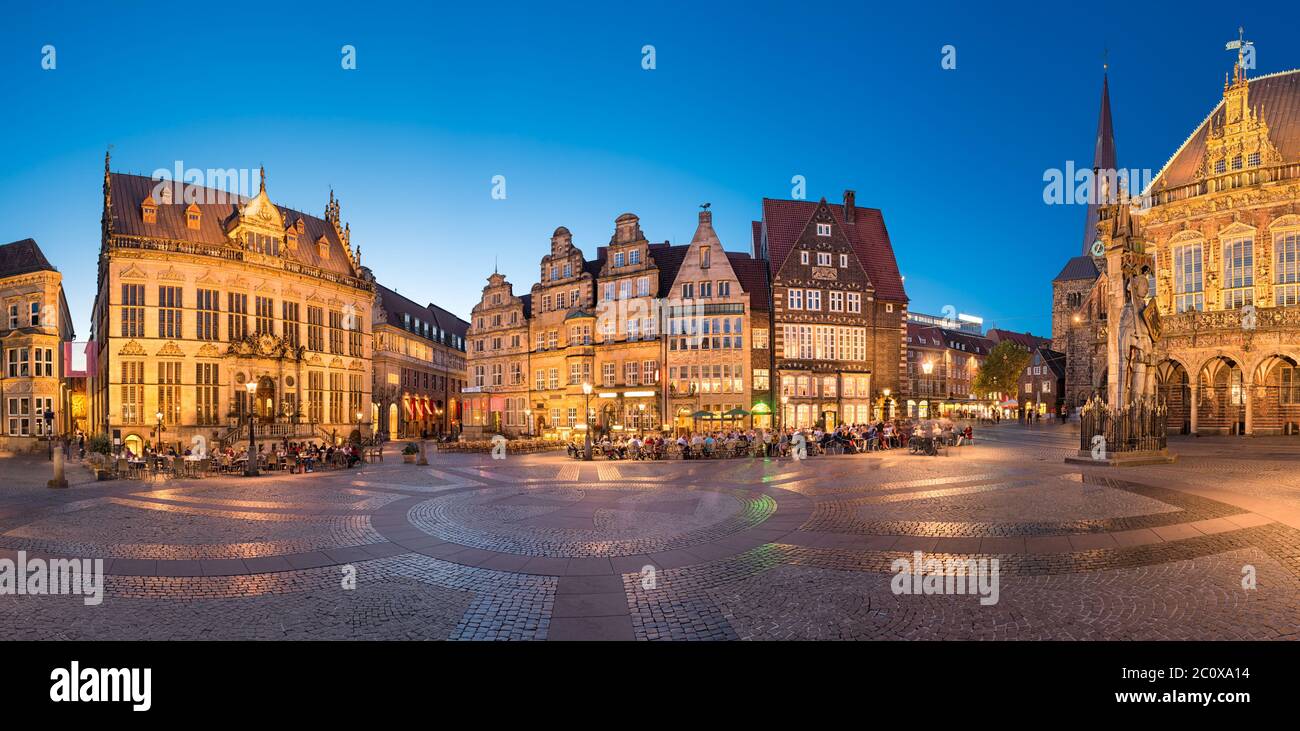 Panoramic view of the Market Square in Bremen, Germany at night Stock Photo